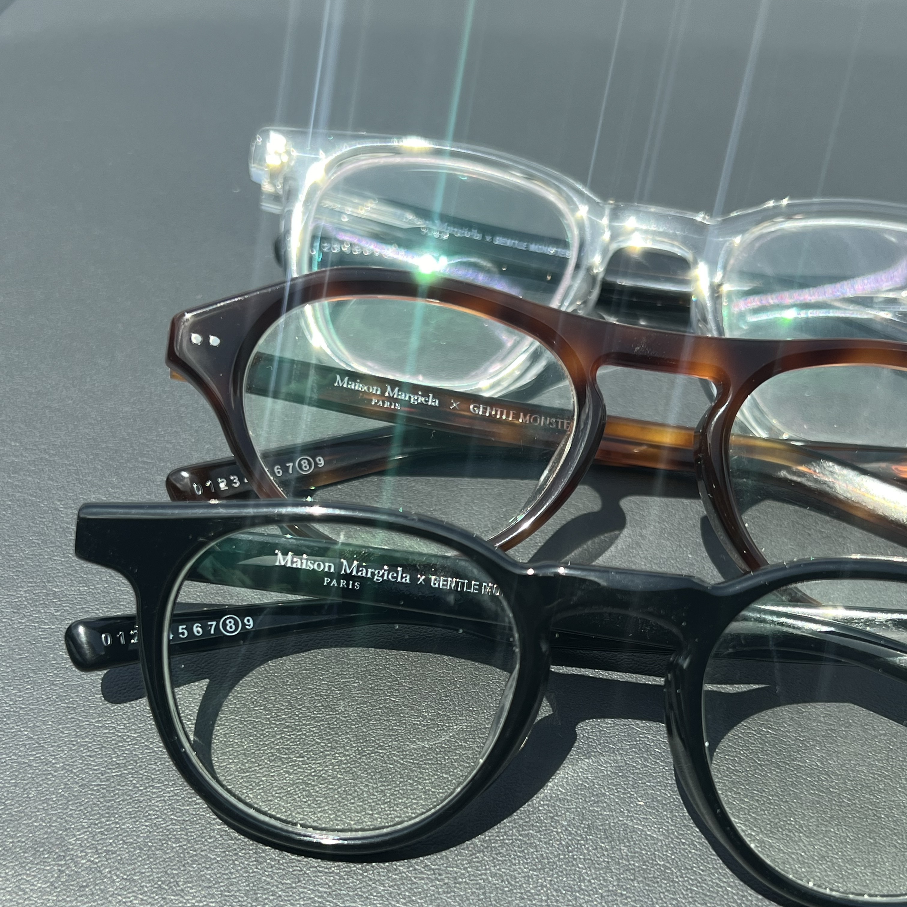 Gentle Monster x Maison Margiela MM112 Tortoiseshell Clear, Gentle Monster x Maison Margiela MM009 Clear Black 착용 스타일