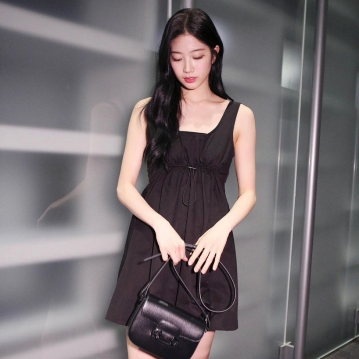 (W) Zara Poplin Mini Dress Black 착용 스타일 - 2
