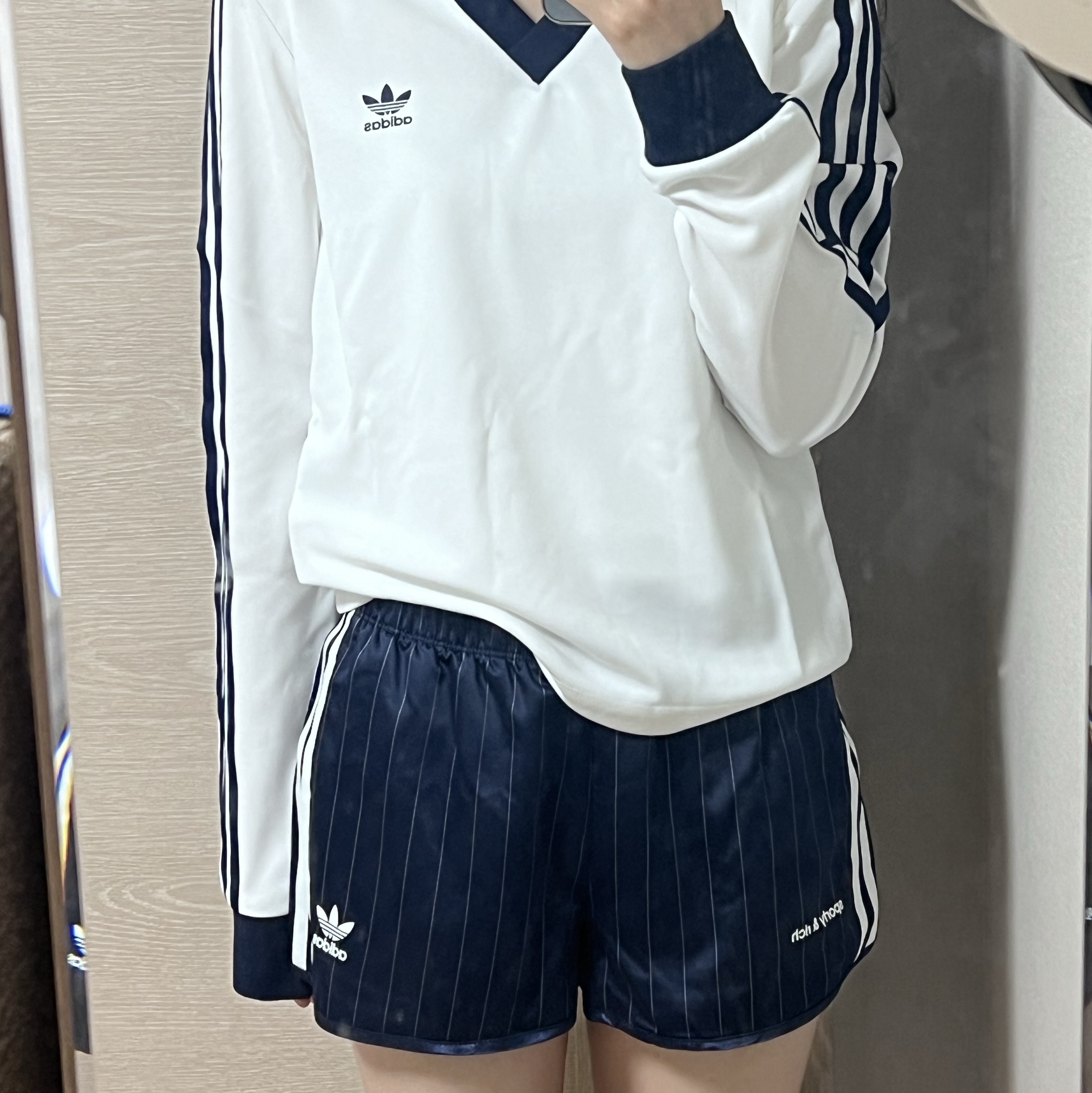 (W) Adidas x Sporty & Rich Long Sleeve Football Jersey White Night Indigo - US Sizing, (W) Adidas x Sporty & Rich Shorts White Night Indigo - US Sizing 착용 스타일