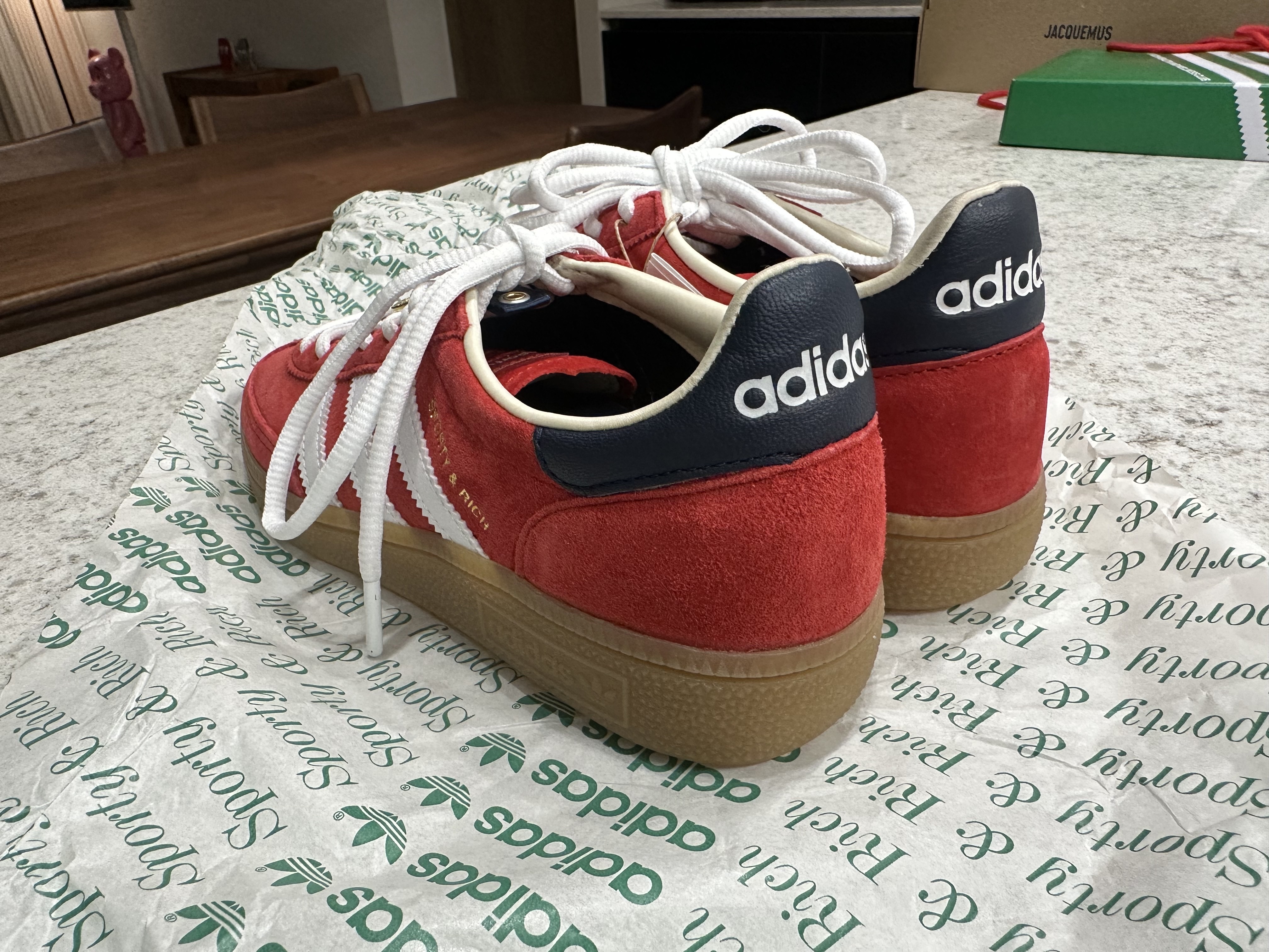 Adidas x Sporty & Rich Spezial Handball Collegiate Red Night Indigo 착용 스타일 - 5