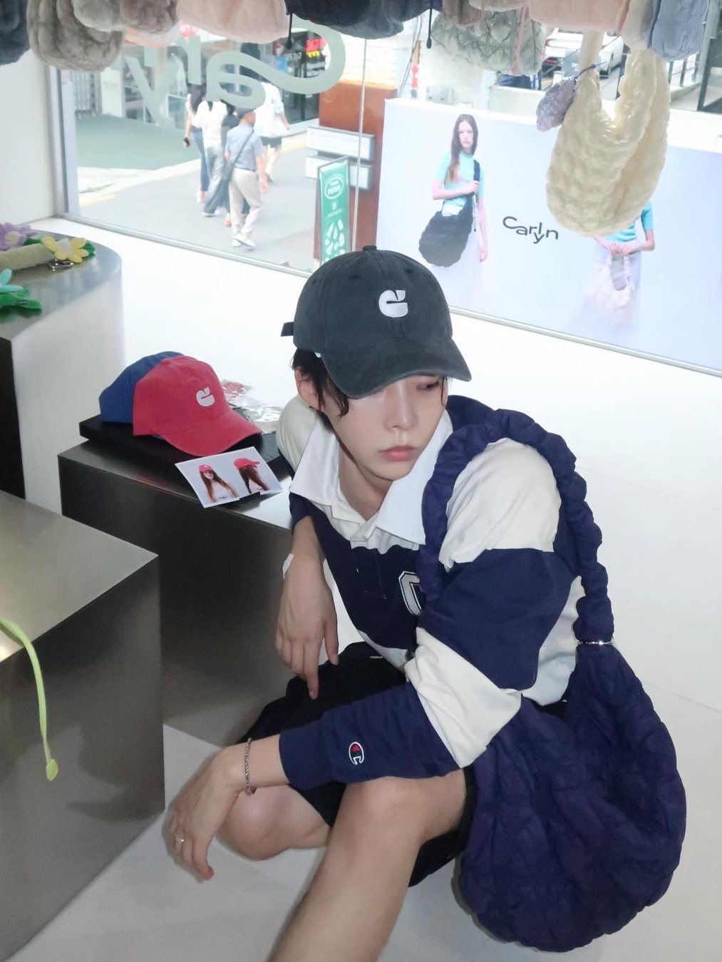 Carlyn New Logo Washed Cap Black_J74104010B, Carlyn New Logo Washed Cap Green_J74104010A 착용 스타일