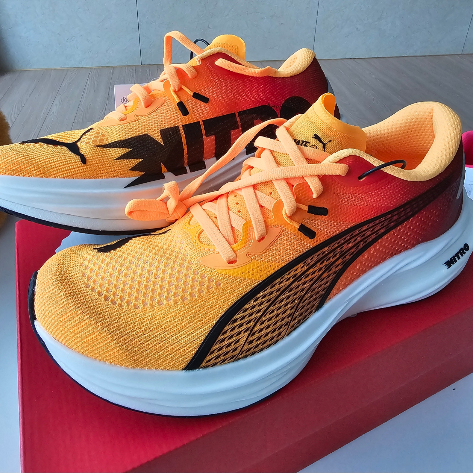 Puma Deviate Nitro 3 Fade Sun Stream Sunset Glow 착용 스타일 - 1