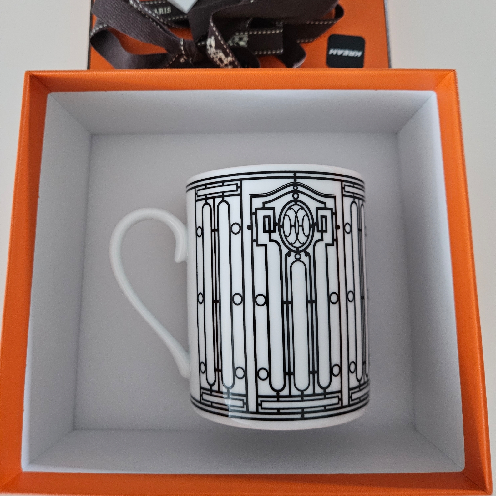 Hermes H Deco Mug n°1 Black White 착용 스타일 - 2