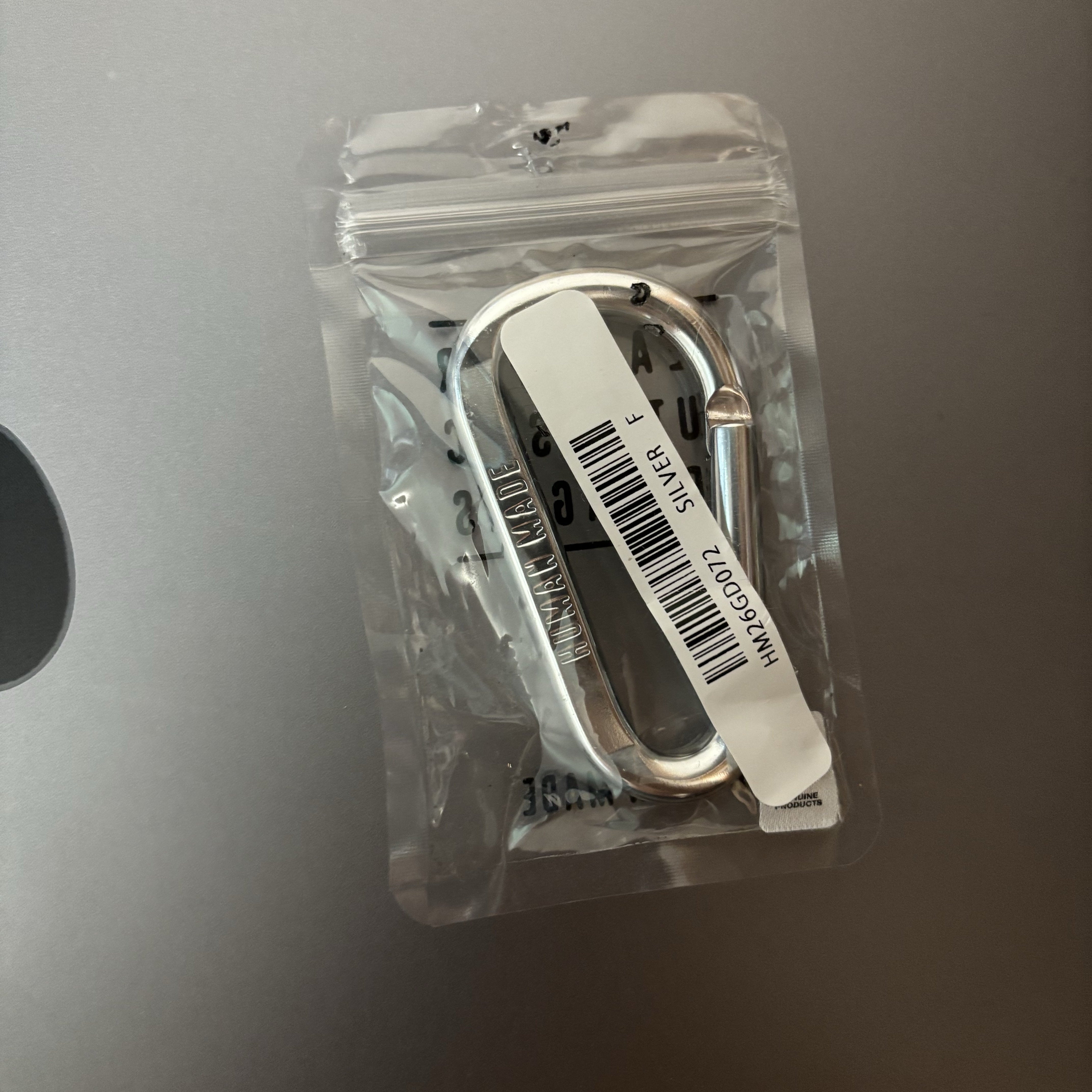 Human Made Carabiner 70mm Silver 착용 스타일