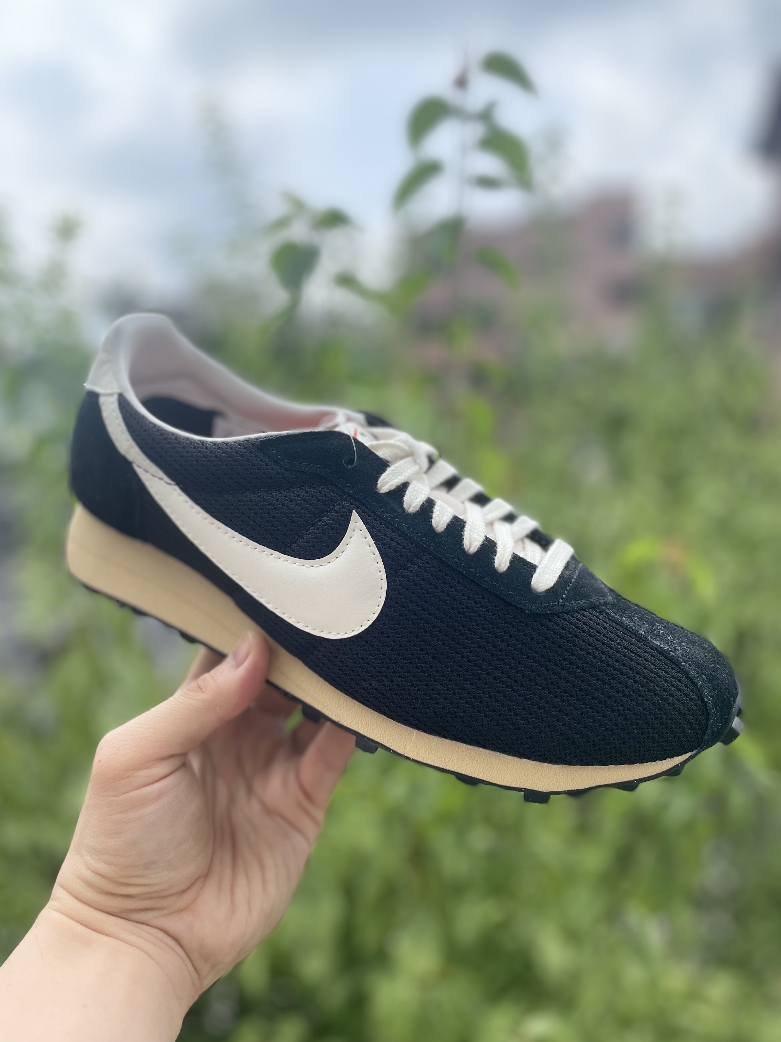 Nike LD-1000 SP Black and Sail 착용 스타일