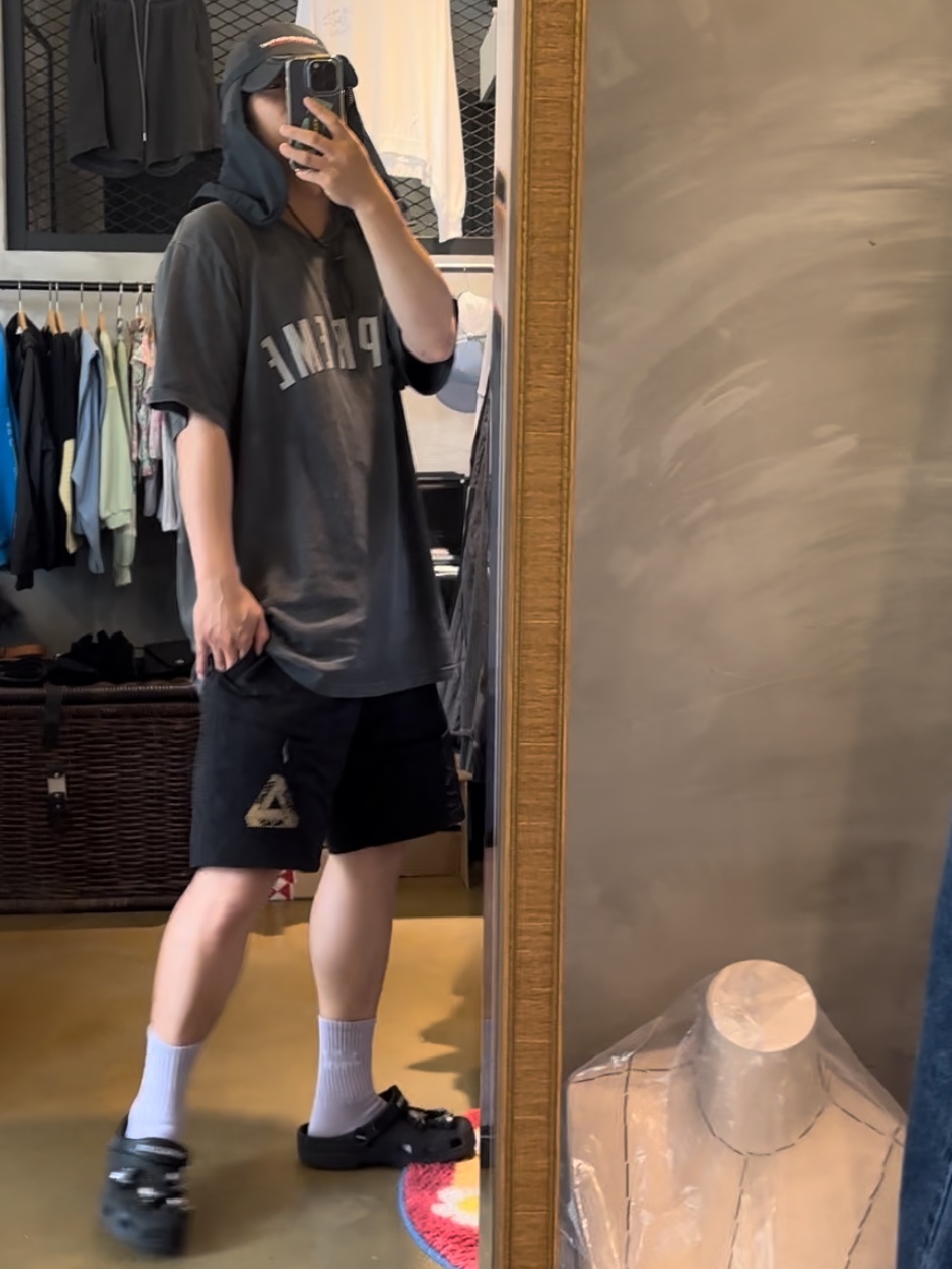 Supreme Cracked Arc S/S Top Black - 24SS 착용 스타일