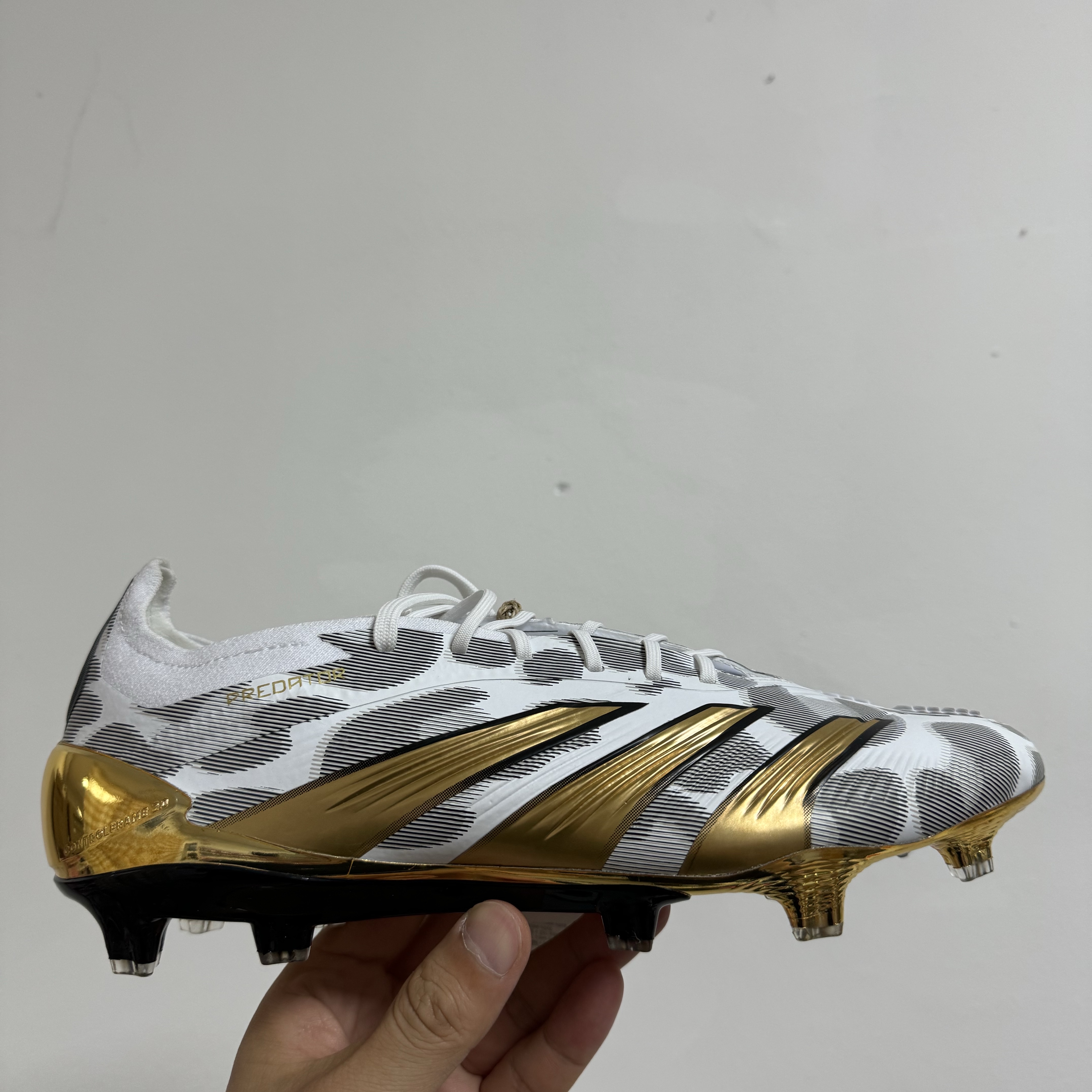 Adidas Predator Elite FG Cloud White Core Black 착용 스타일
