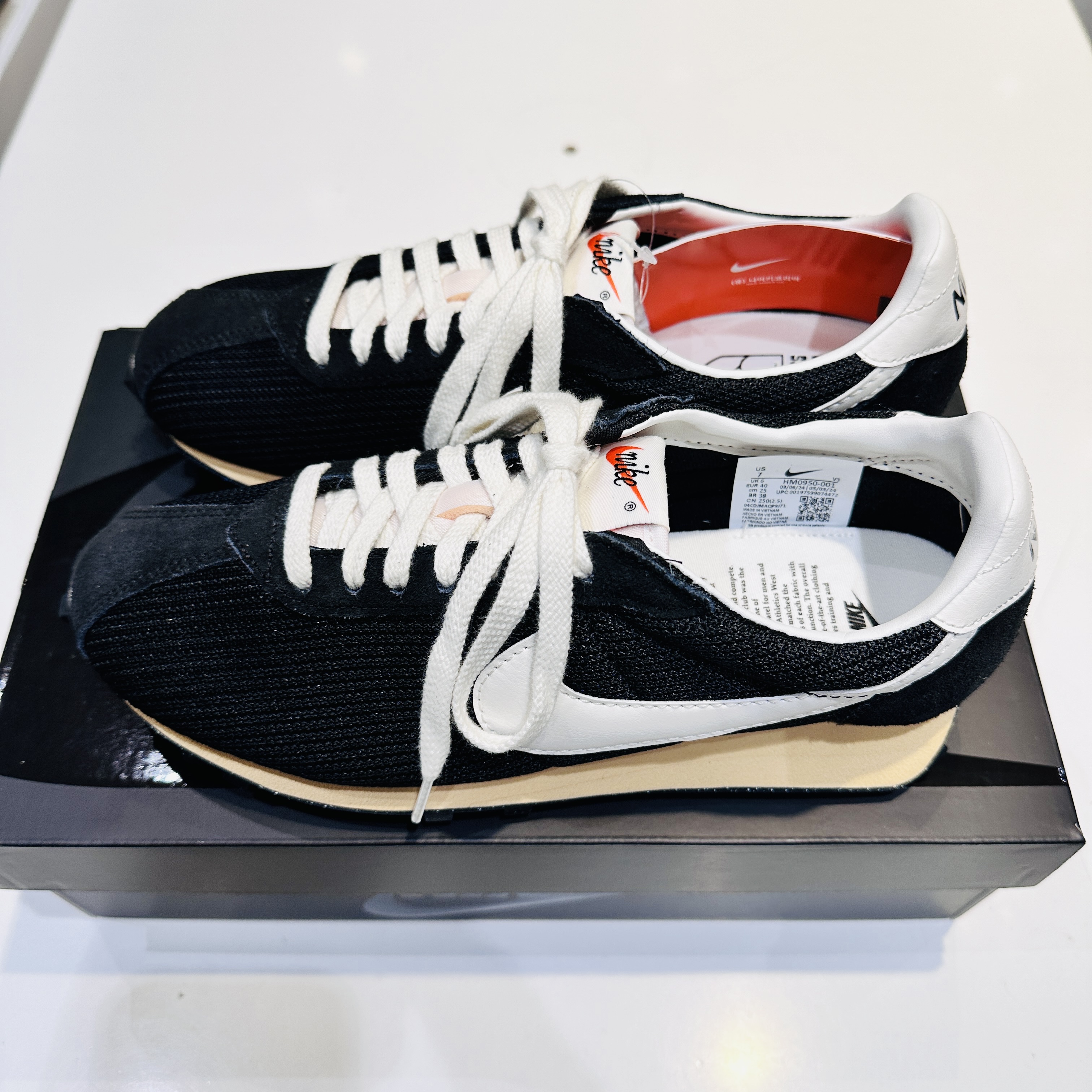 Nike LD-1000 SP Black and Sail 착용 스타일 - 2