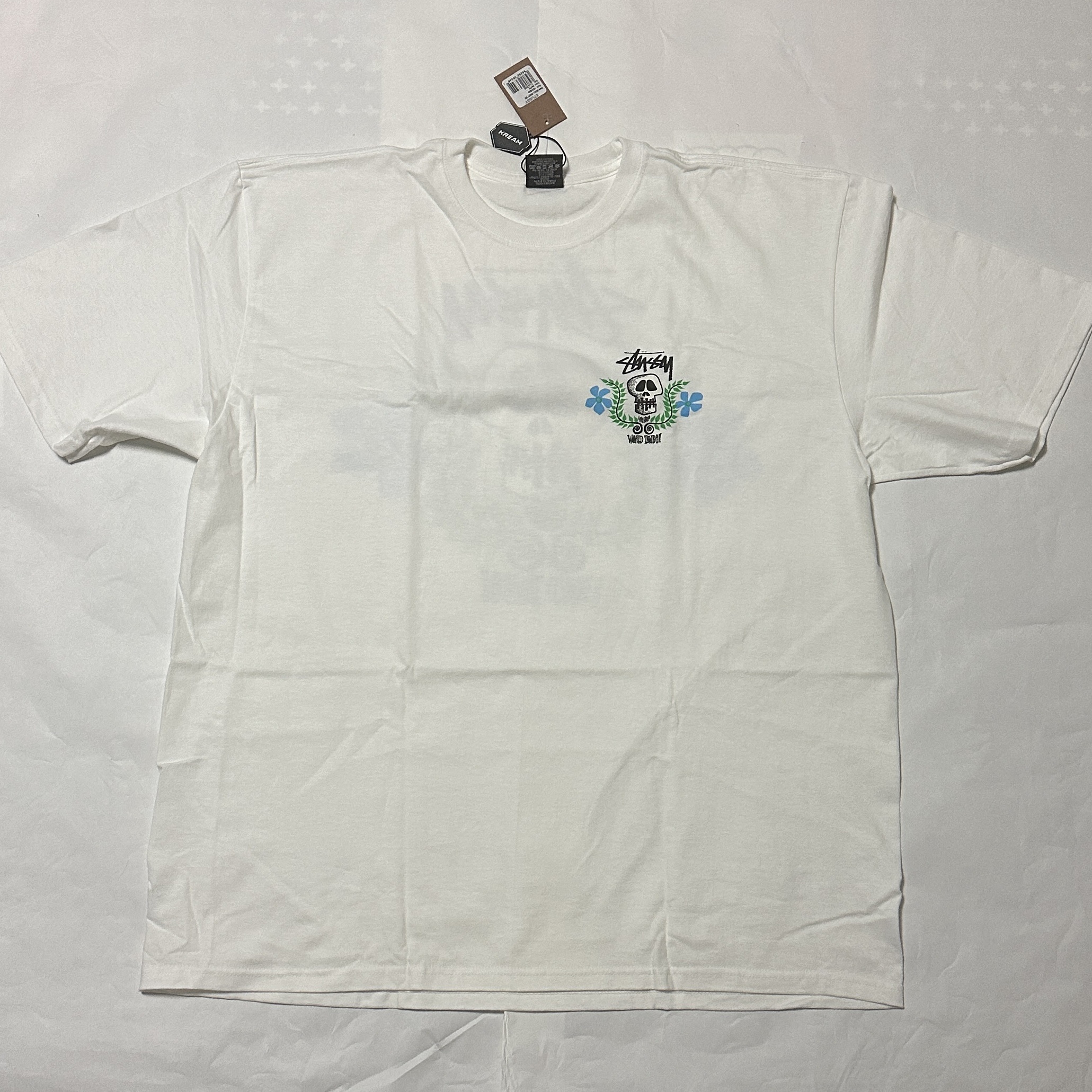 Stussy Skull Crest T-Shirt White 착용 스타일 - 1