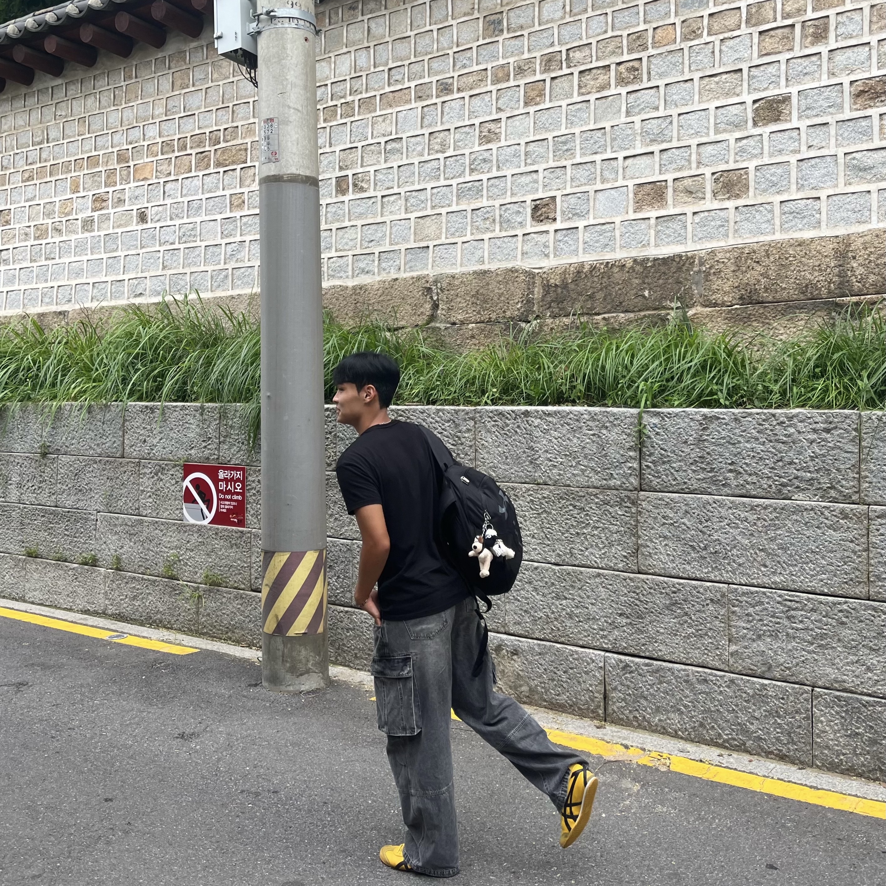 [KREAM 단독] Scudo Shell Black Pearl Beads Bracelet, Onitsuka Tiger Mexico 66 Yellow Black 착용 스타일 - 2