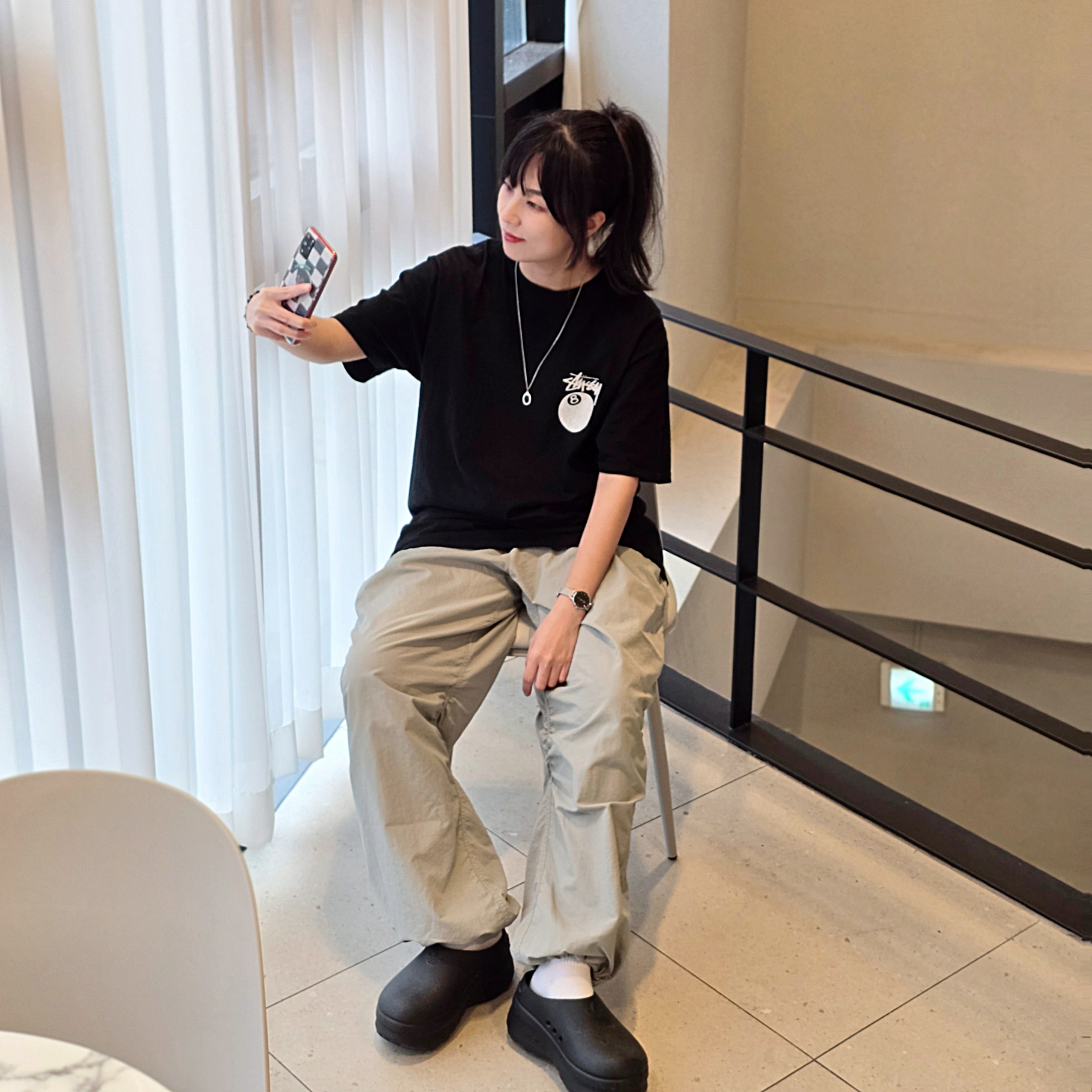 Stussy 8 Ball Pigment Dyed T-Shirt Black, (W) Adidas Adifom Stan Smith Mule Core Black 착용 스타일 - 2