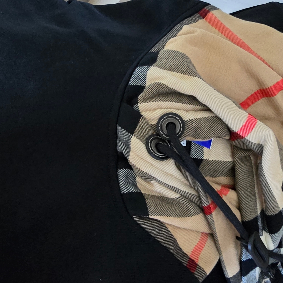 Burberry Check Hood Cotton Blend Hoodie Black 착용 스타일