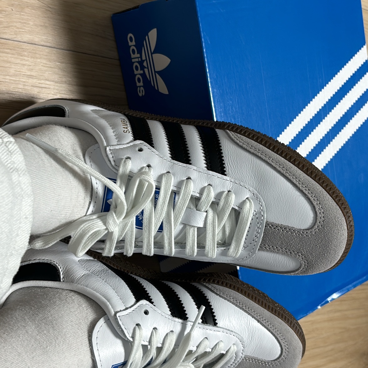 Adidas Samba OG Cloud White 착용 스타일