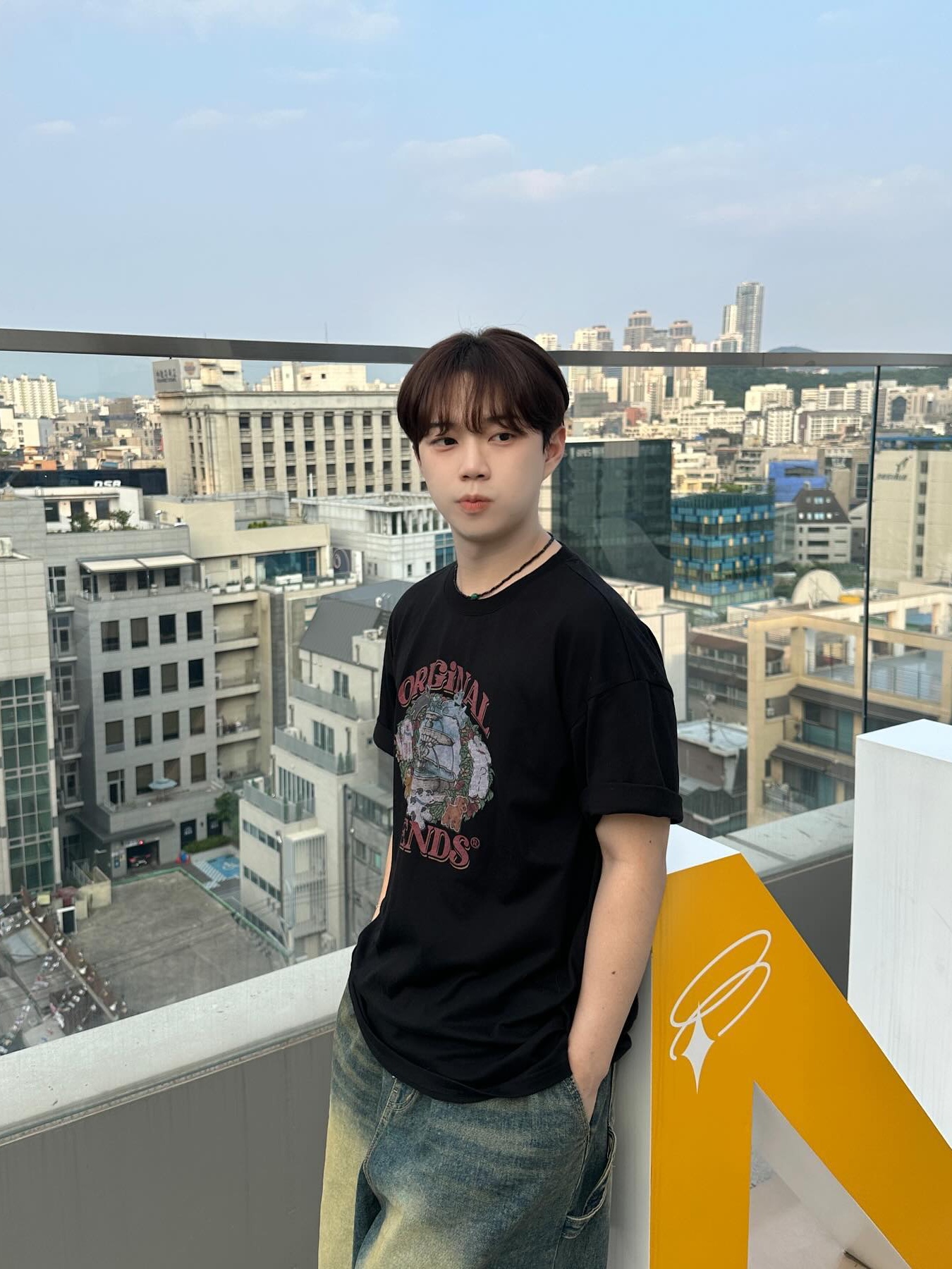 RDVZ Original Puppy Friends T-shirt Black 착용 스타일 - 2