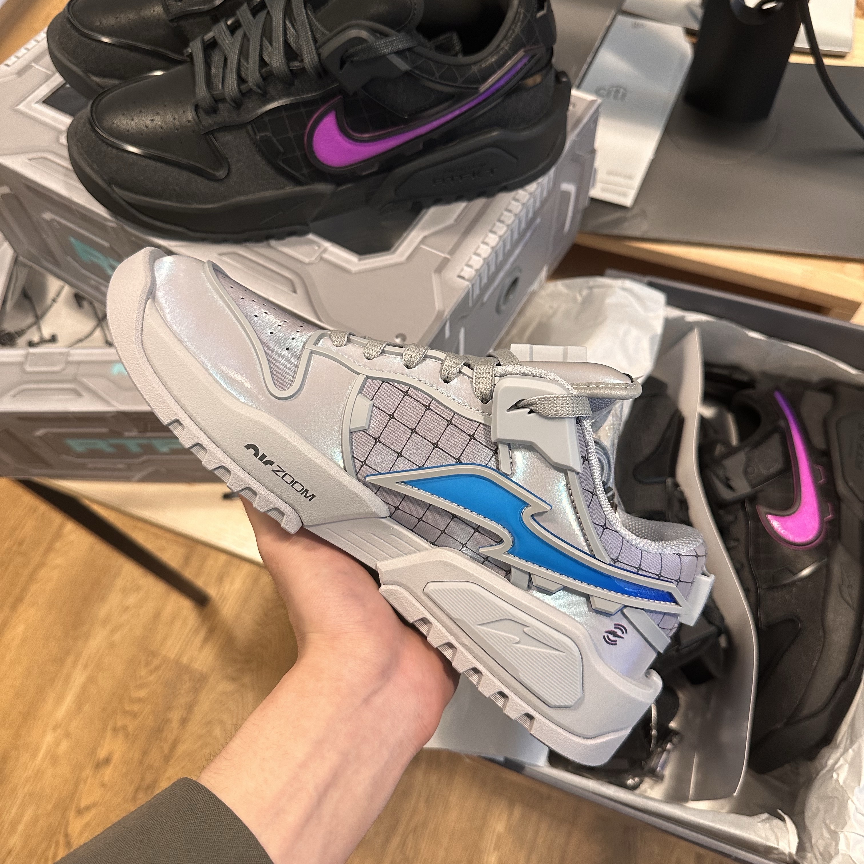 Nike x RTFKT Dunk Genesis Void, Nike X RTFKT Dunk Genesis Low OG Wolf Grey Photo Blue 착용 스타일