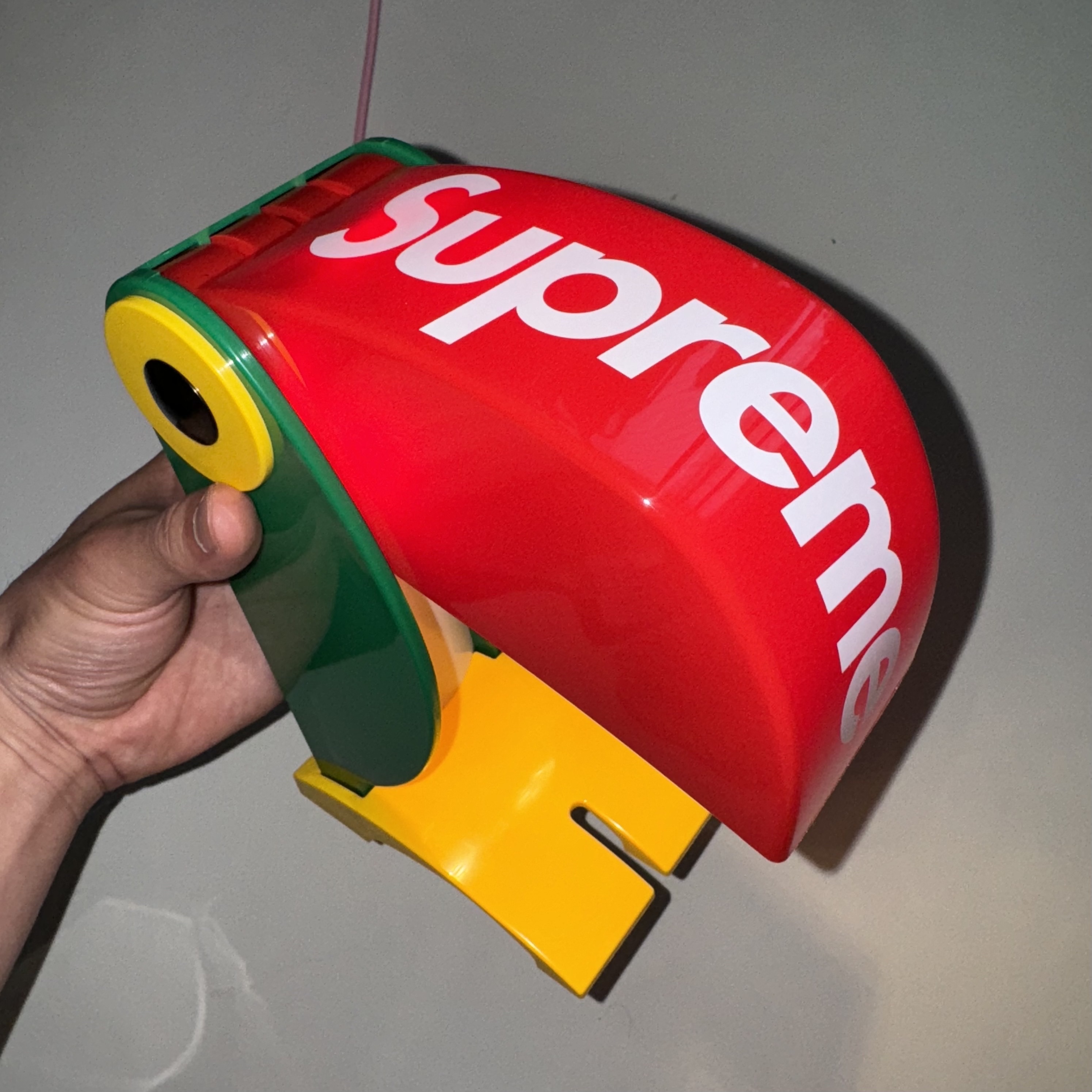 Supreme x Linea Zero Toucan Lamp Multicolor - 24SS, Supreme Woven Pattern Boonie Purple - 22FW 착용 스타일 - 1