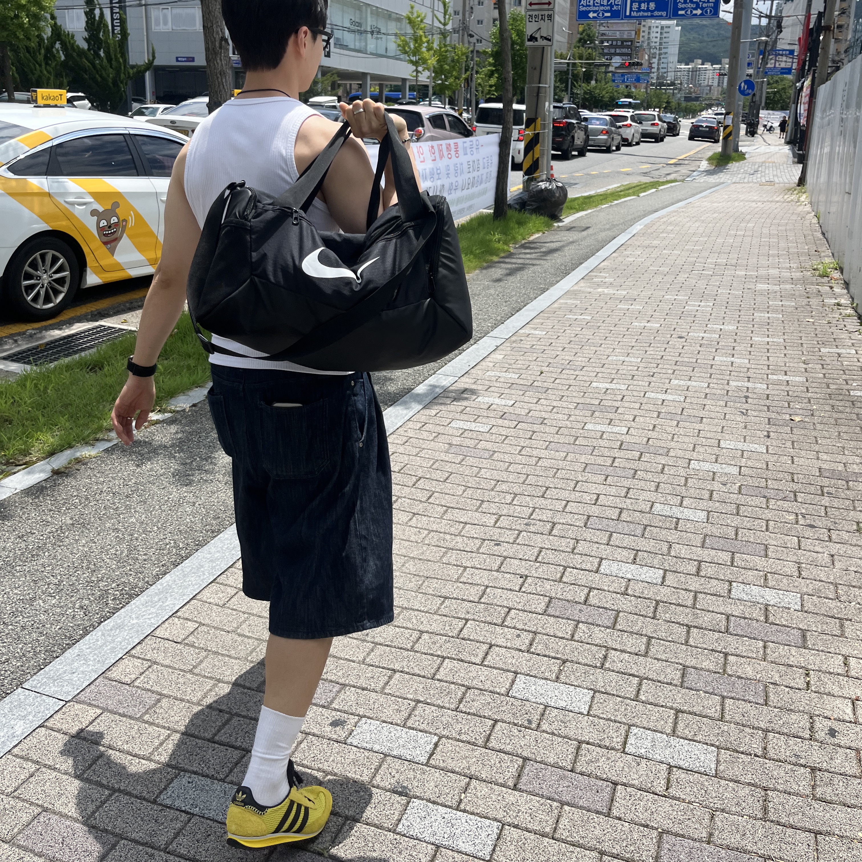 Adidas x Wales Bonner SL 76 Yellow Core Black 착용 스타일