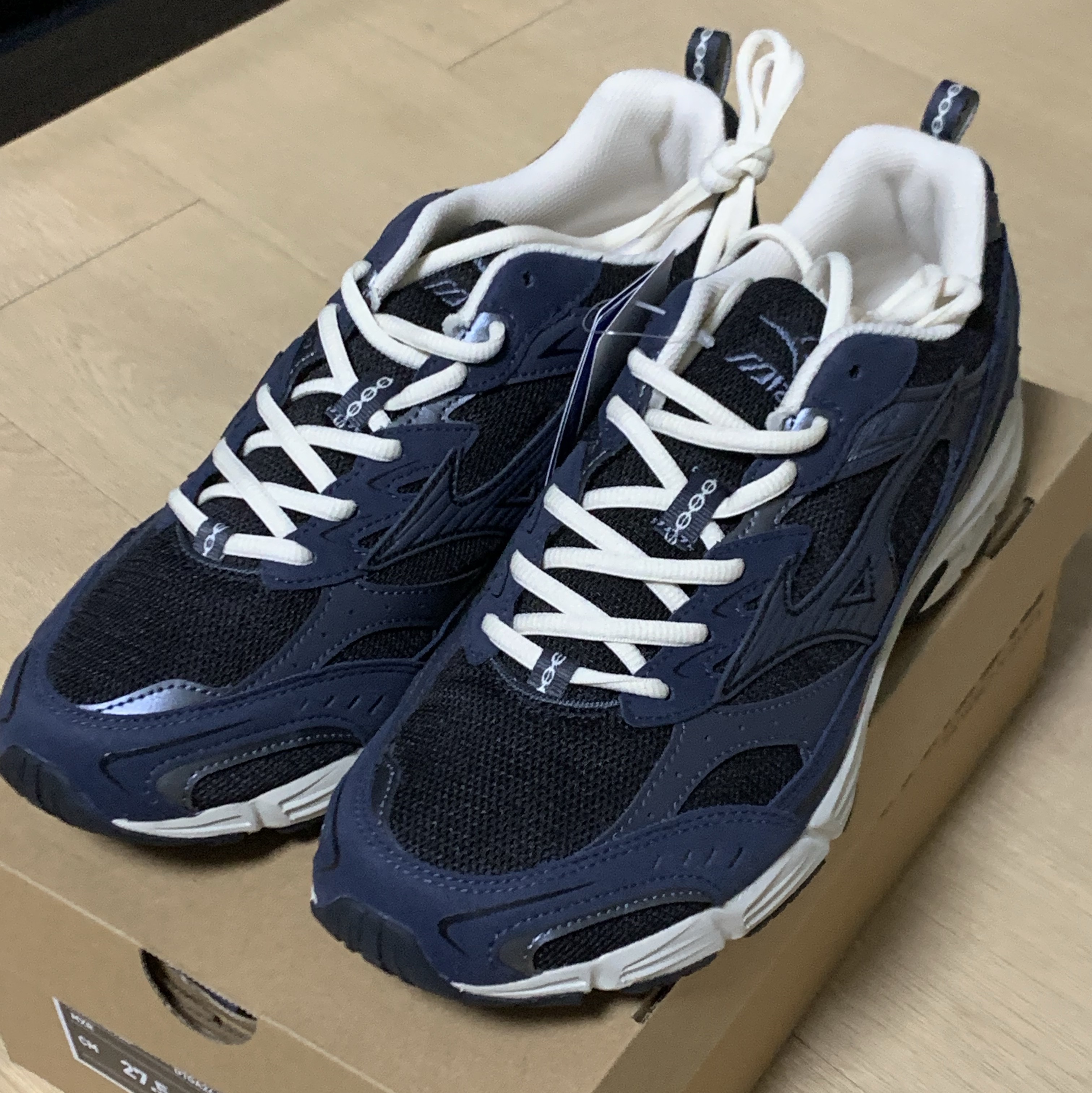 Mizuno MXR Black Ebony Icy Morn 착용 스타일 - 1