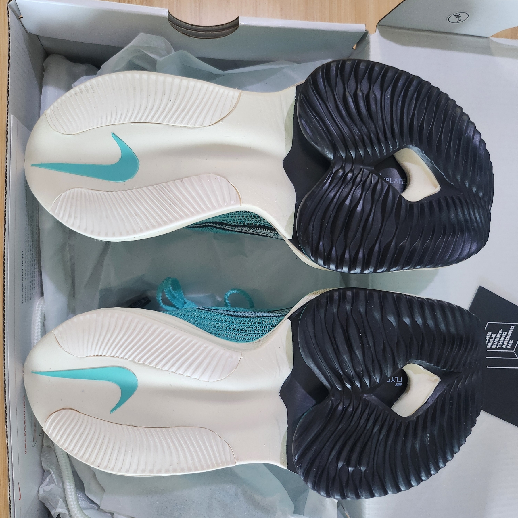 (W) Nike Air Zoom Alphafly Next% Hyper Turquoise 착용 스타일 - 5