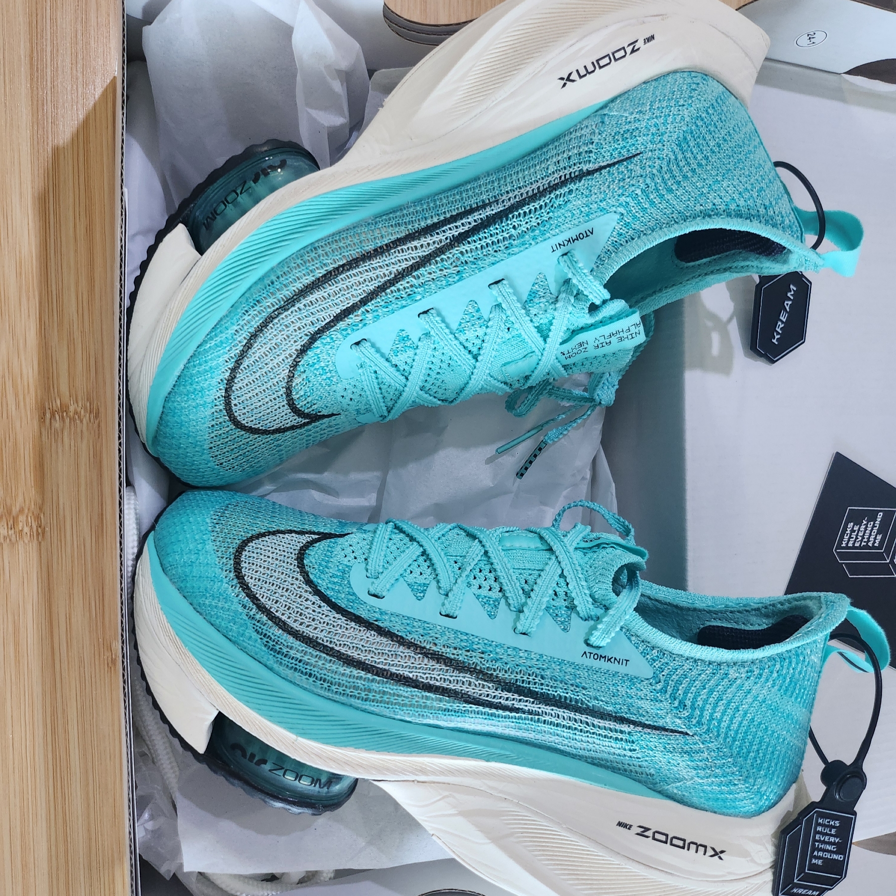 (W) Nike Air Zoom Alphafly Next% Hyper Turquoise 착용 스타일 - 2