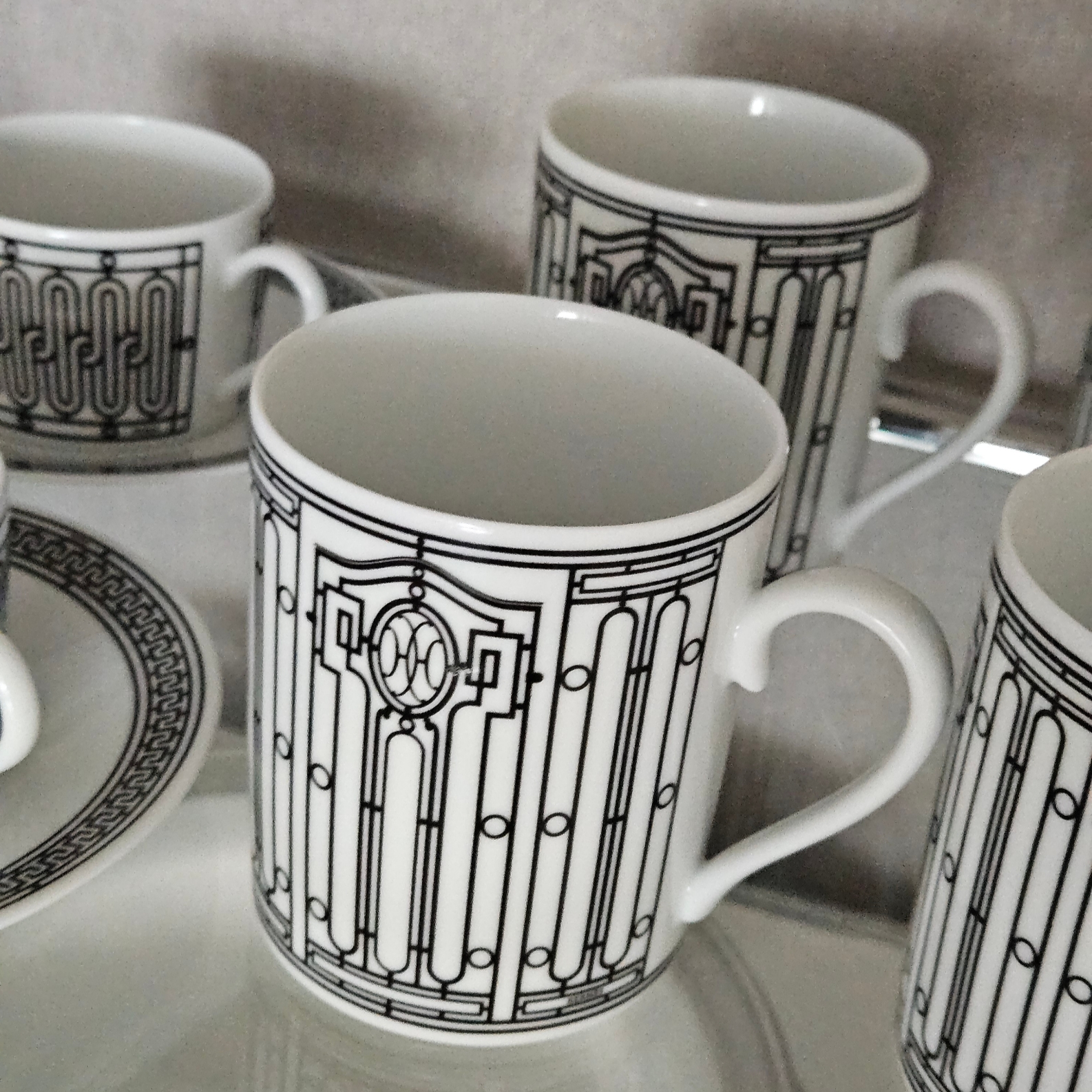Hermes H Deco Mug n°1 Black White 착용 스타일 - 1