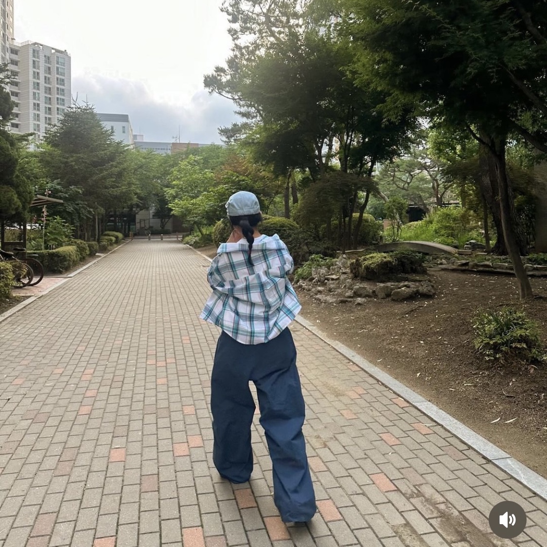 Problemallways Logo Denim Pocket Camp Cap SkyBlue 착용 스타일 - 3
