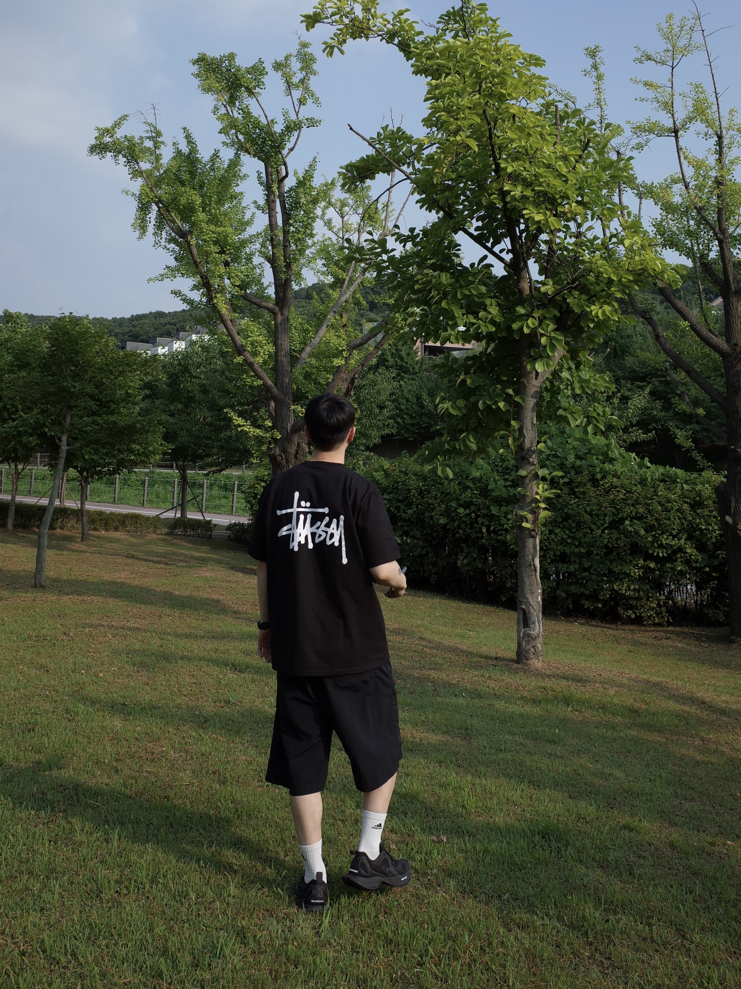 Stussy Basic Stussy T-Shirt Black 2024, 2025, Balenciaga Circuit Sneaker Black 착용 스타일 - 1