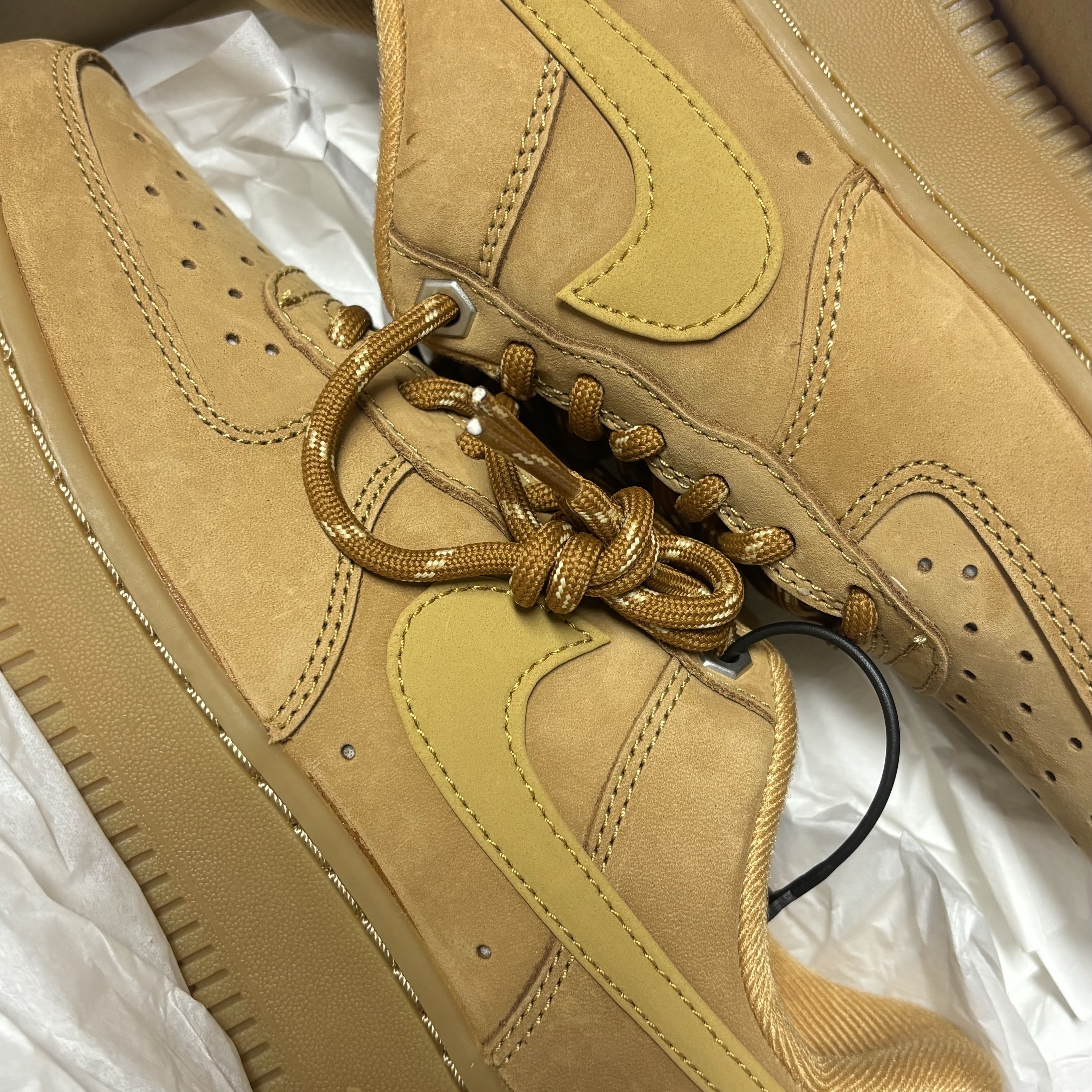 (W) Nike Air Force 1 '07 WB Flax Wheat 착용 스타일 - 1