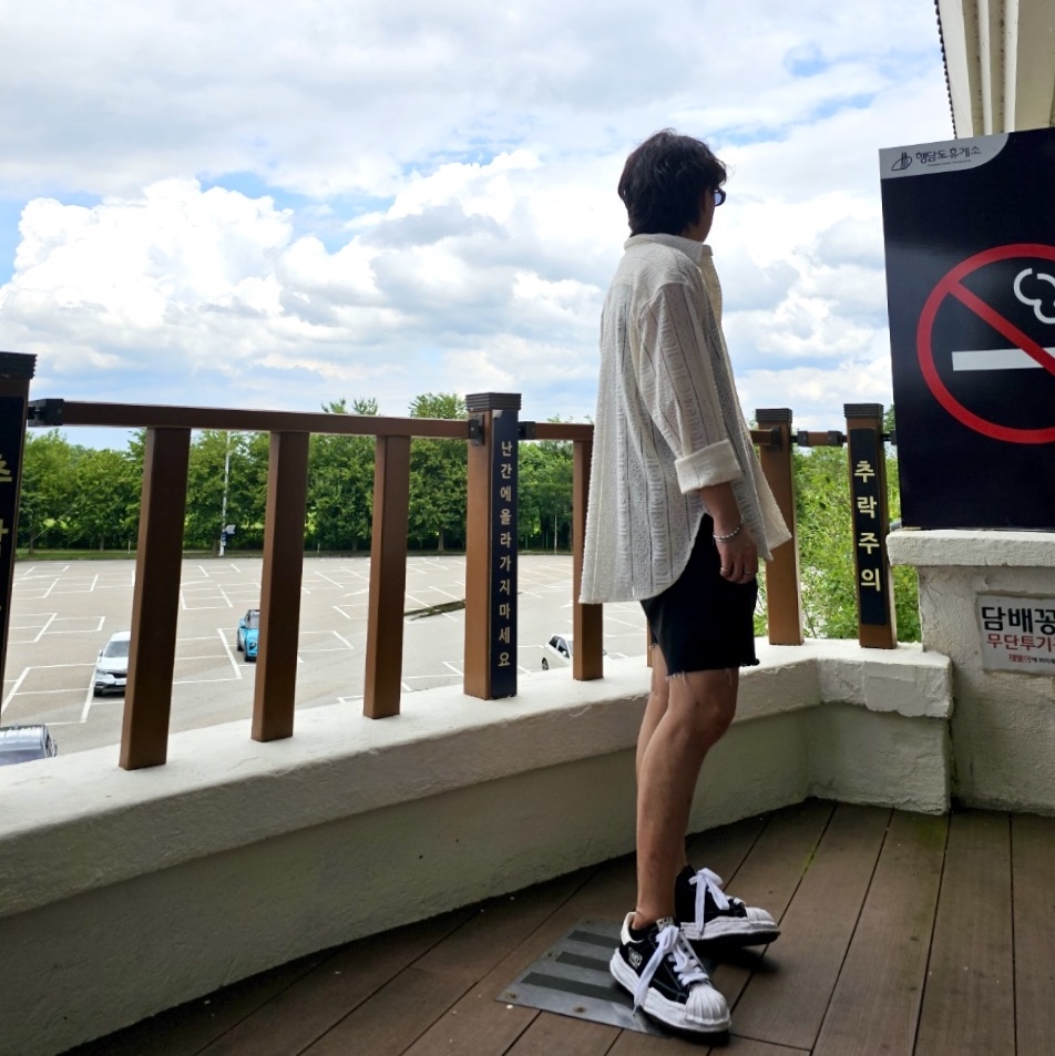 Maison Mihara Yasuhiro Blakey OG Sole Canvas Low-top Sneakers Black White 착용 스타일 - 2