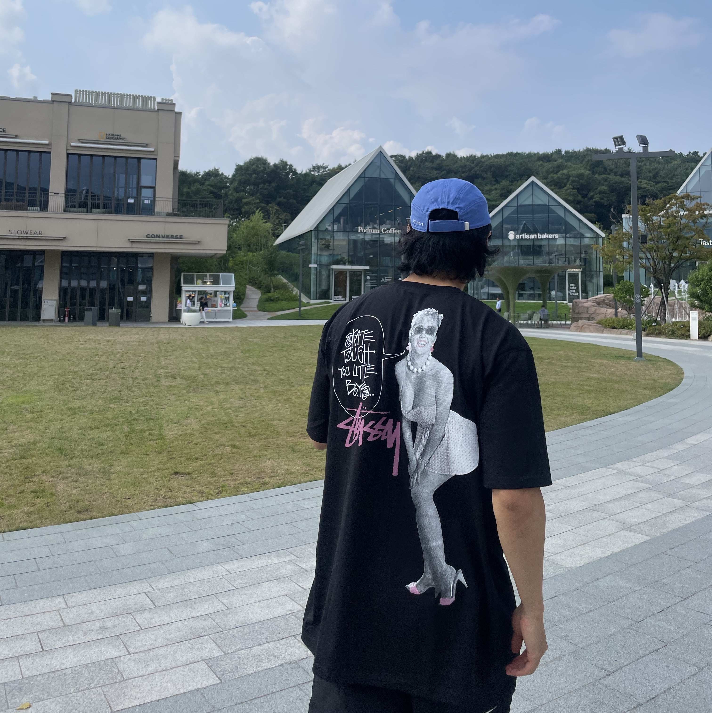 Stussy Skate Tough T-Shirt Black, Nike x Stussy Shorts Black (FJ9167-010) 착용 스타일 - 1
