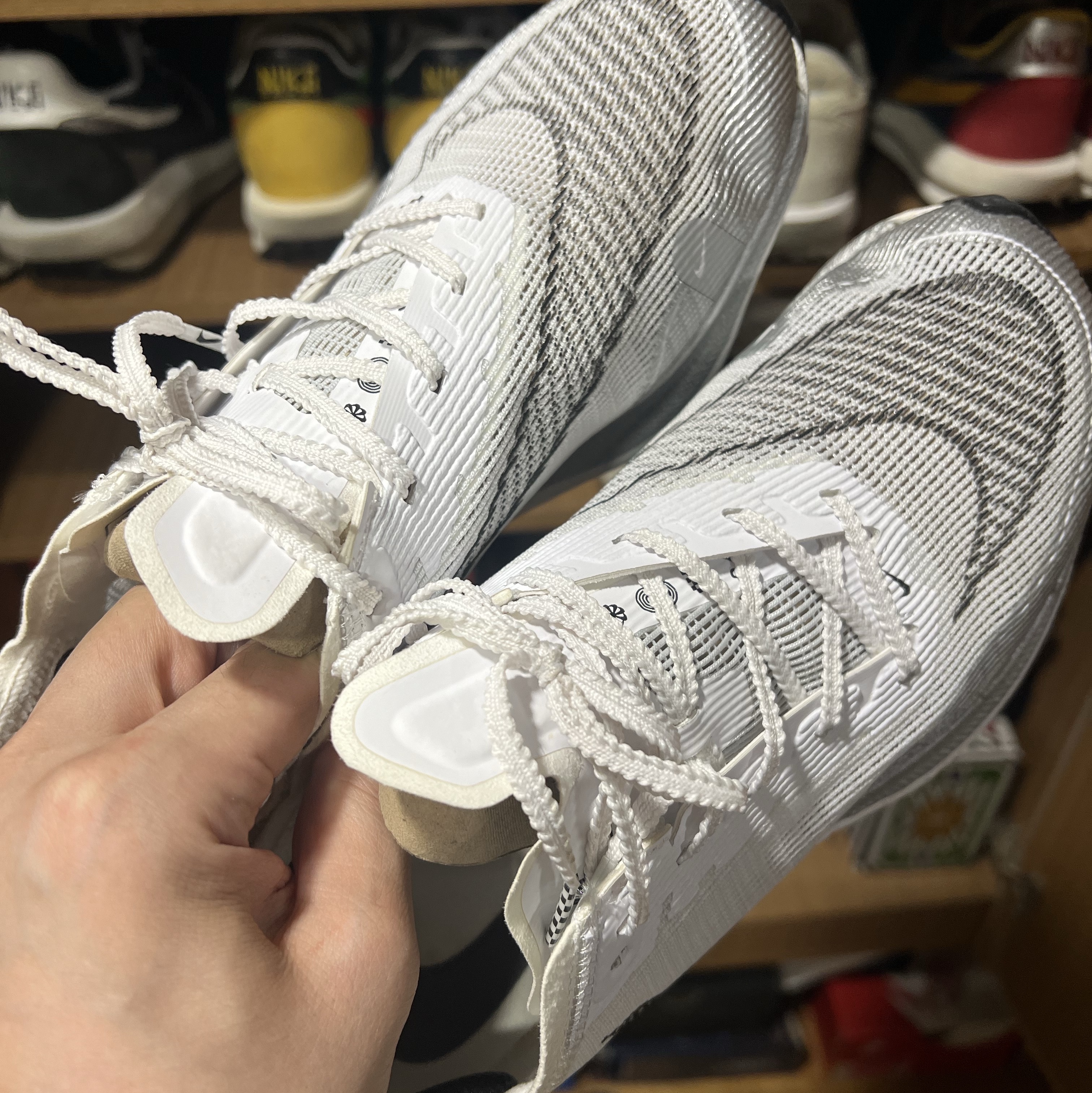 Nike ZoomX Vaporfly Next% 2 White Metallic Silver 착용 스타일