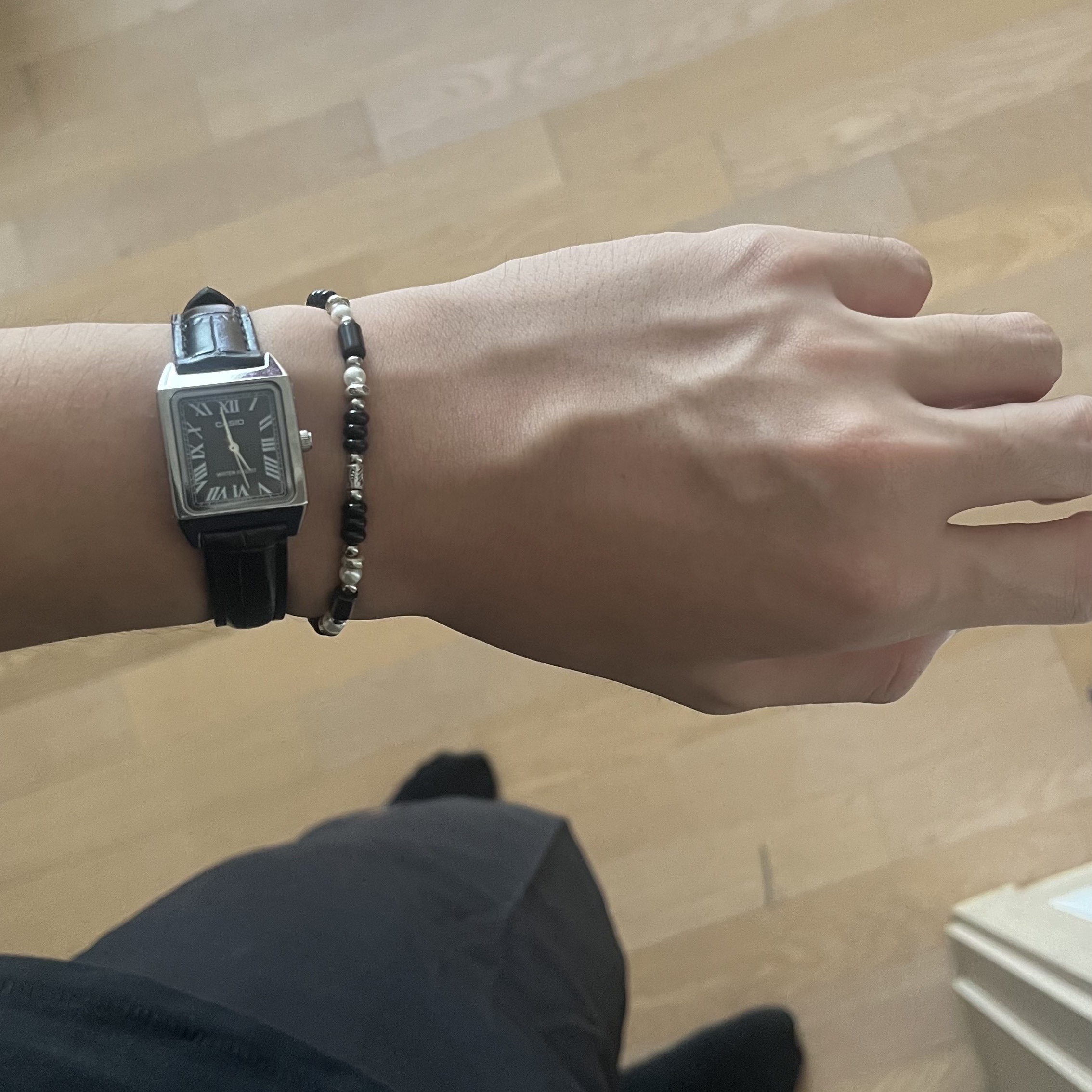 Casio LTP-V007L-1B, Casio LTP-V007L-7B1 착용 스타일