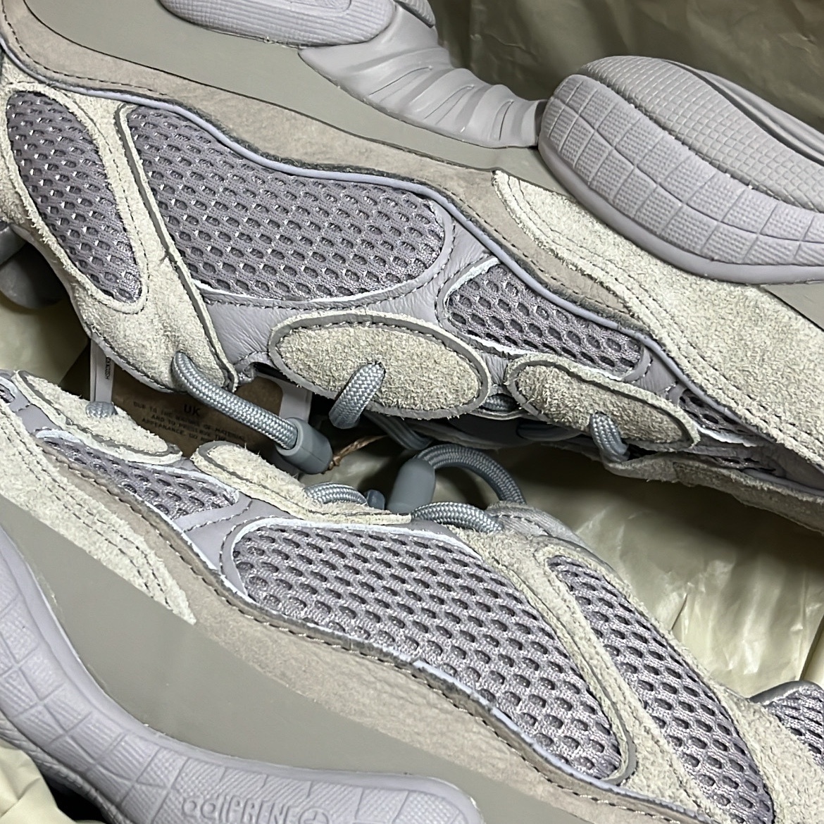 Adidas Yeezy 500 Stone Salt 착용 스타일 - 1
