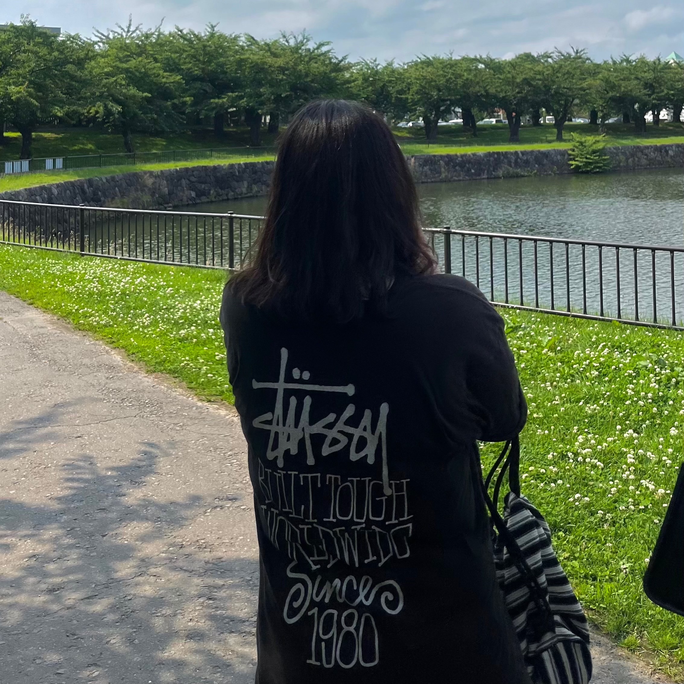 Stussy Built Tough T-Shirt Pigment Dyed Black, (W) Adidas Samba OG Cream White Core Black 착용 스타일 - 2