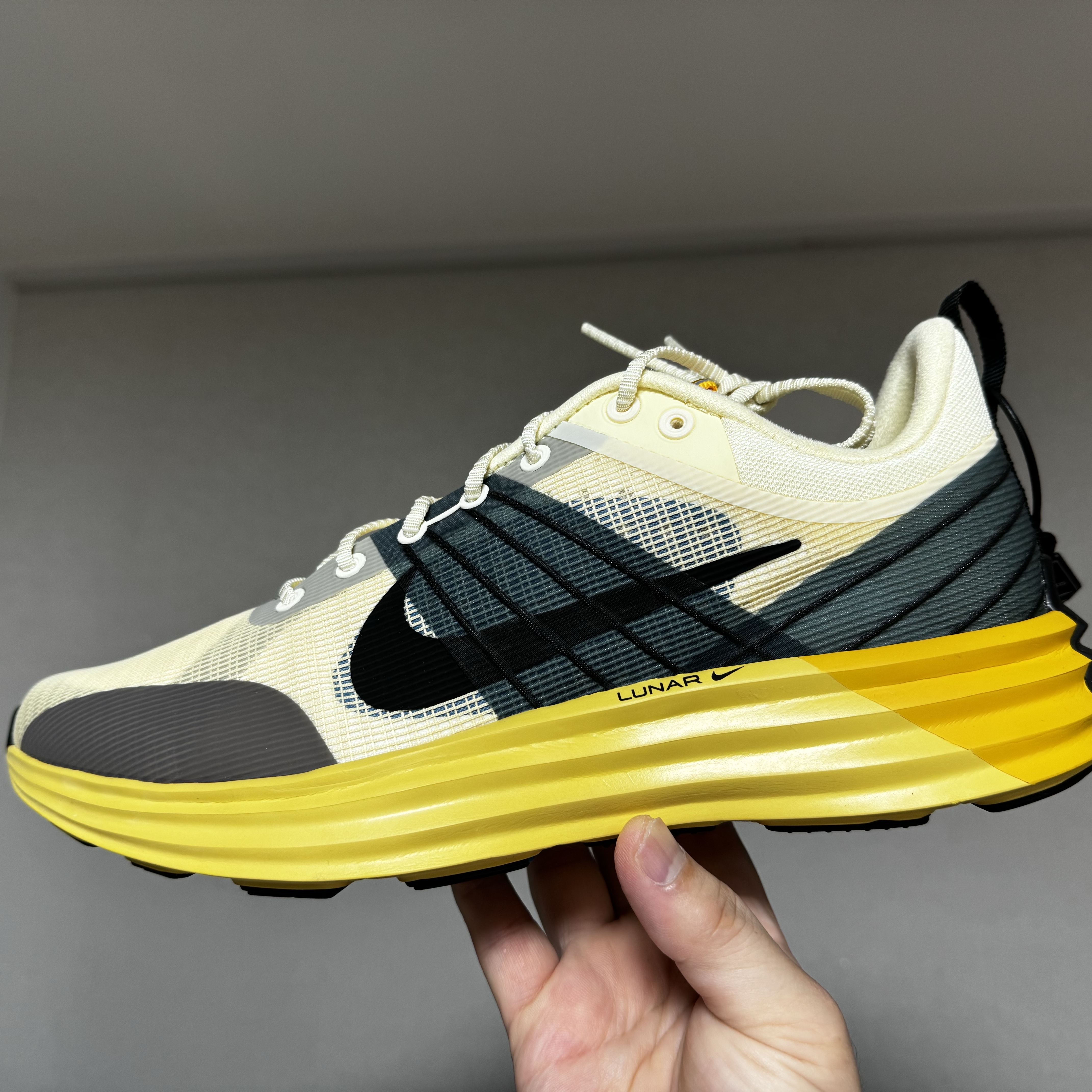 Nike Lunar Roam Alabaster and Green Abyss 착용 스타일 - 4