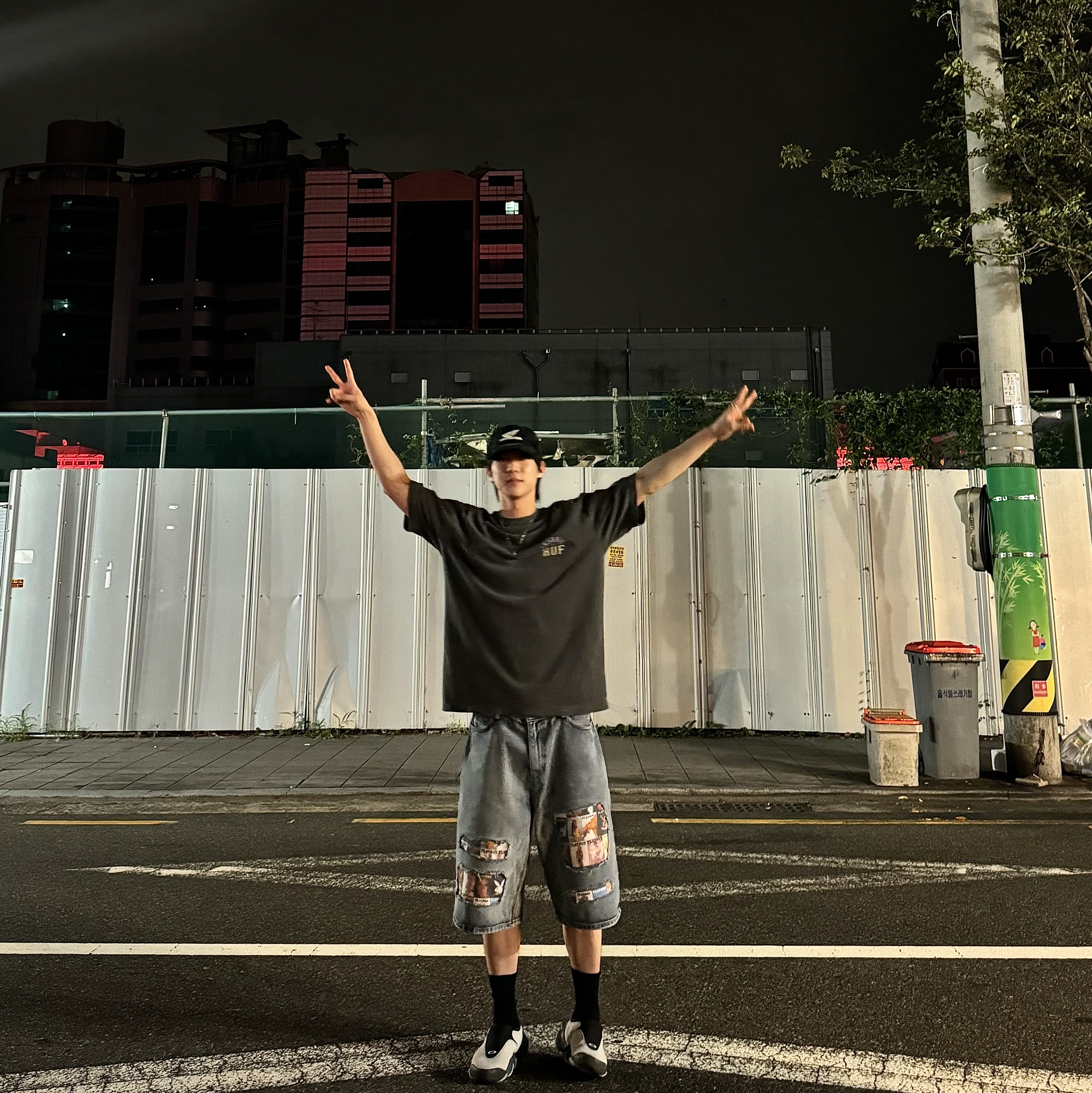 Oakley Factory Team x Brain Dead Flesh White Birch, Supreme Hanes Boxer Briefs Black (4 Pack) 착용 스타일 - 2
