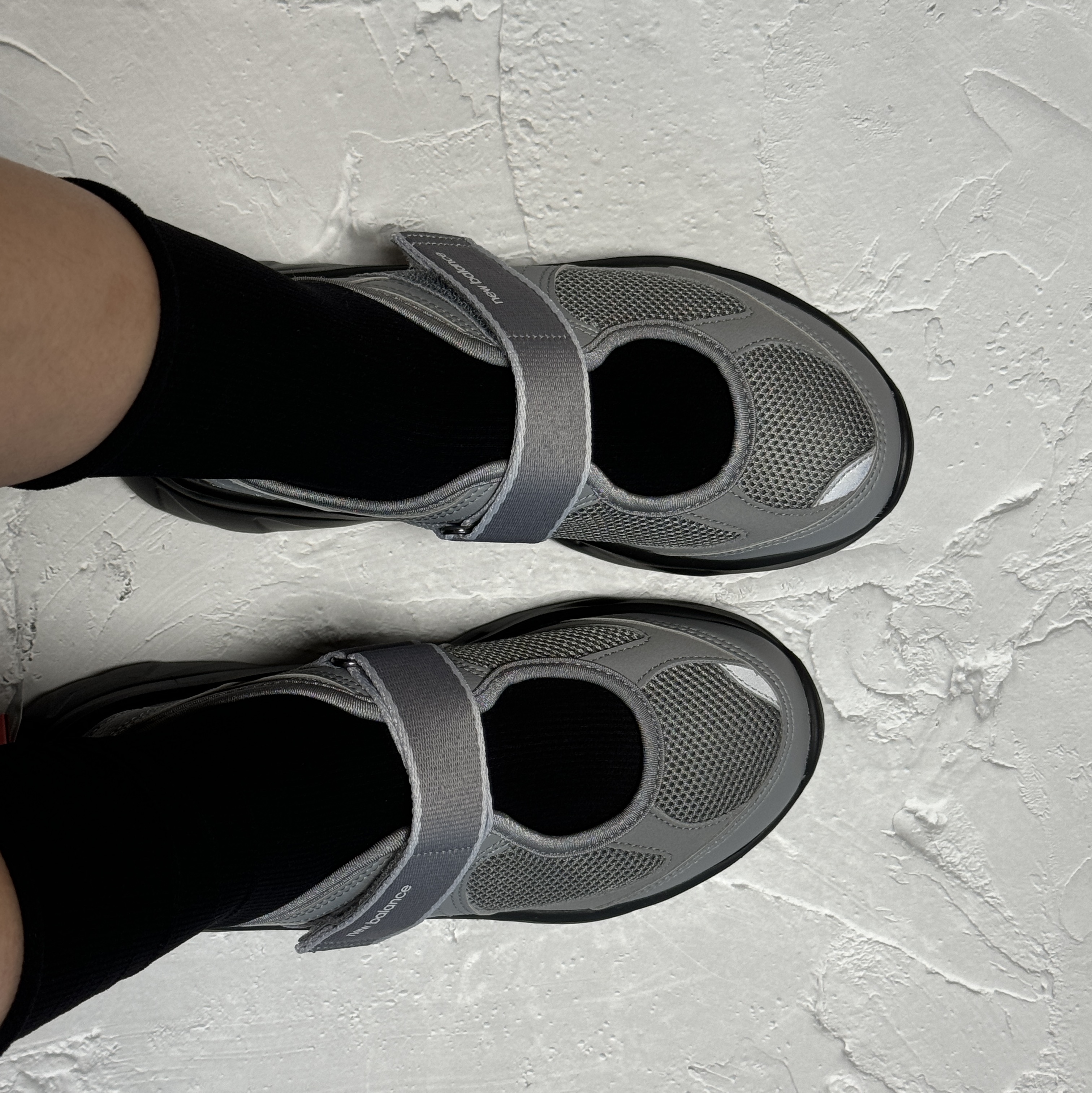 (W) New Balance Breeze SD2202 Gray 착용 스타일