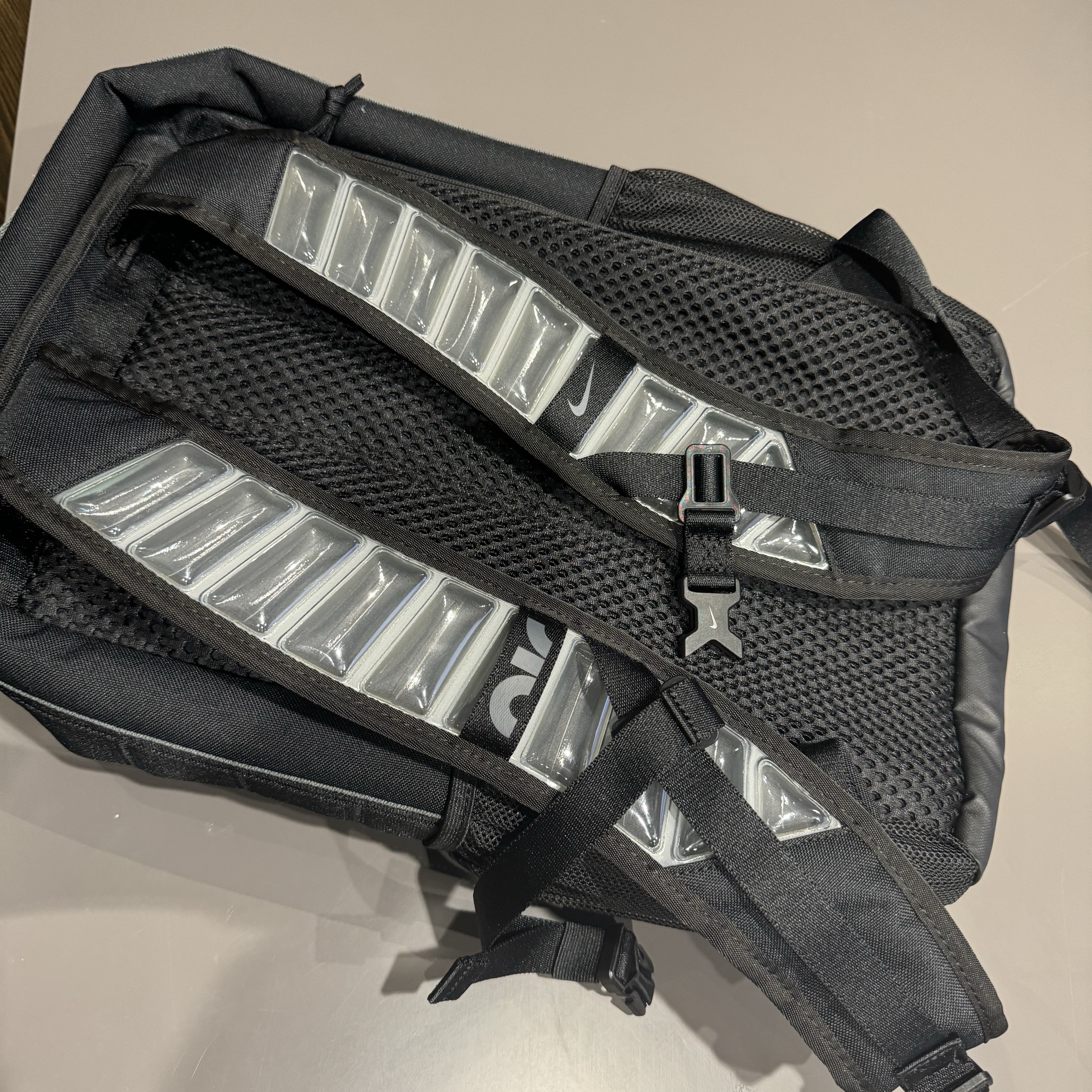 Nike Utility Speed Training Backpack 27L Black 착용 스타일
