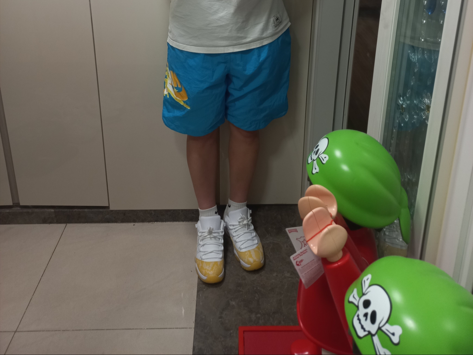 (W) Jordan 11 Retro Low Yellow Snakeskin, Playmobil FunPark XXL Rico 착용 스타일