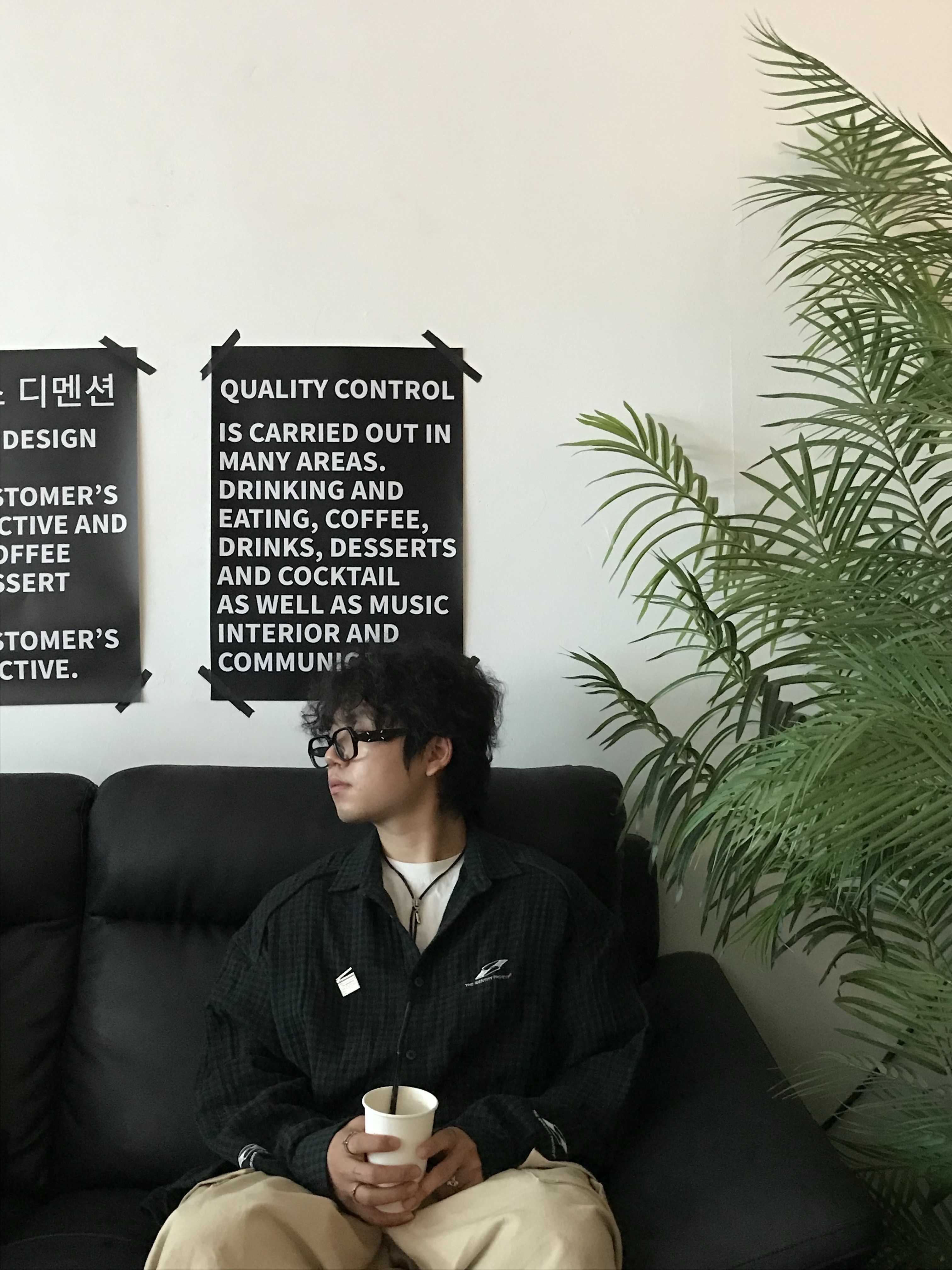 Gentle Monster x Maison Margiela MM114 Black Clear 착용 스타일 - 3