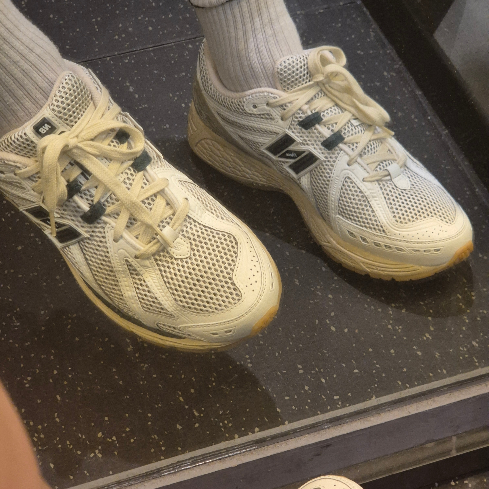 New Balance 1906R Silver Green 착용 스타일