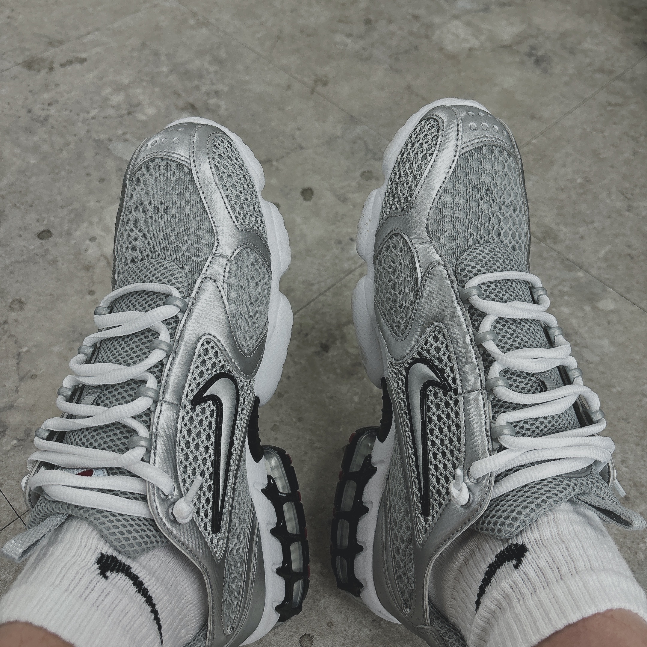 Nike Air Zoom Spiridon Cage 2 Metallic Silver 착용 스타일