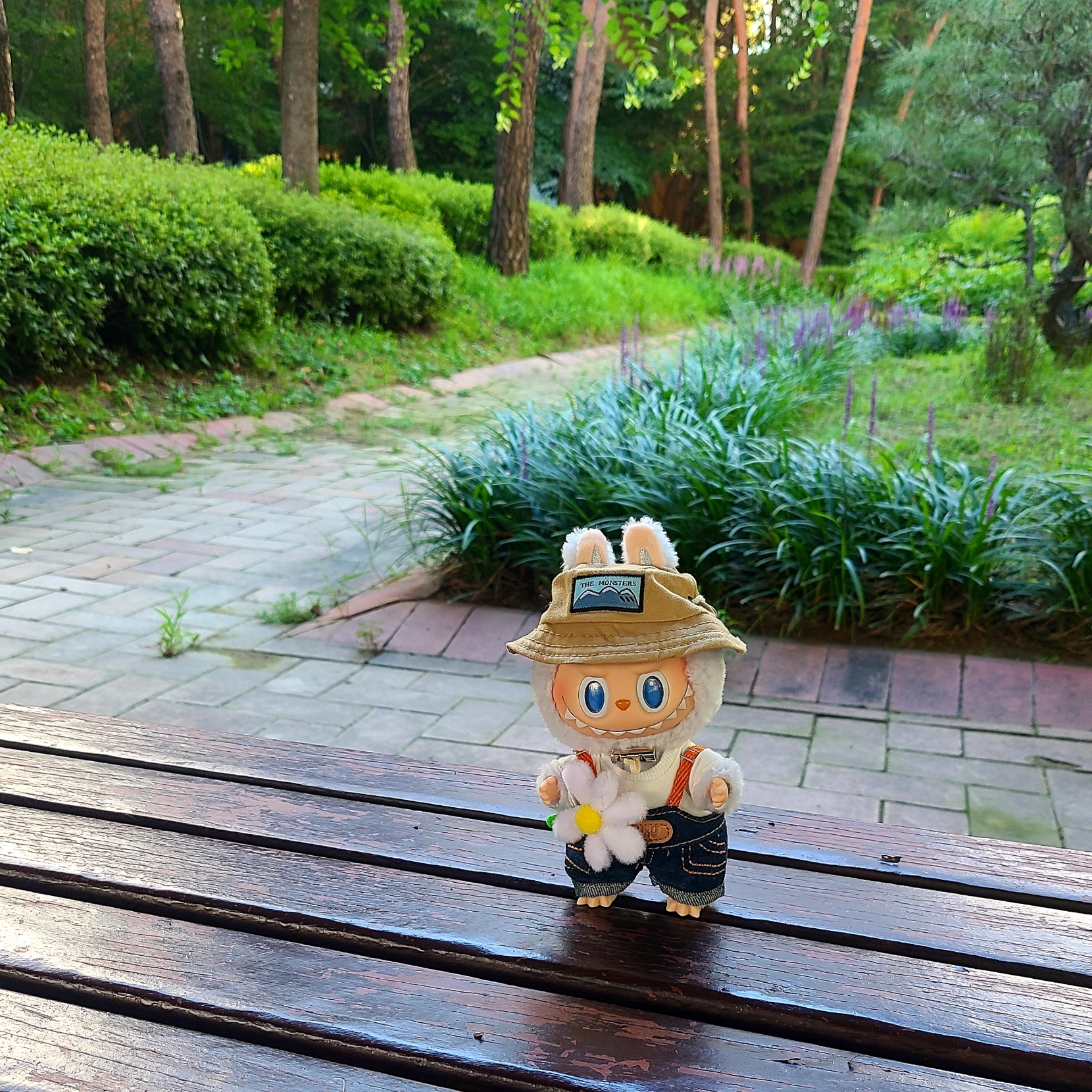 Pop Mart Fall In Wild Labubu Series Toy Keyring 착용 스타일 - 1