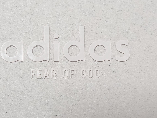 Adidas x Fear of God Athletics I Basketball Sesame Carbon 착용 스타일 - 1