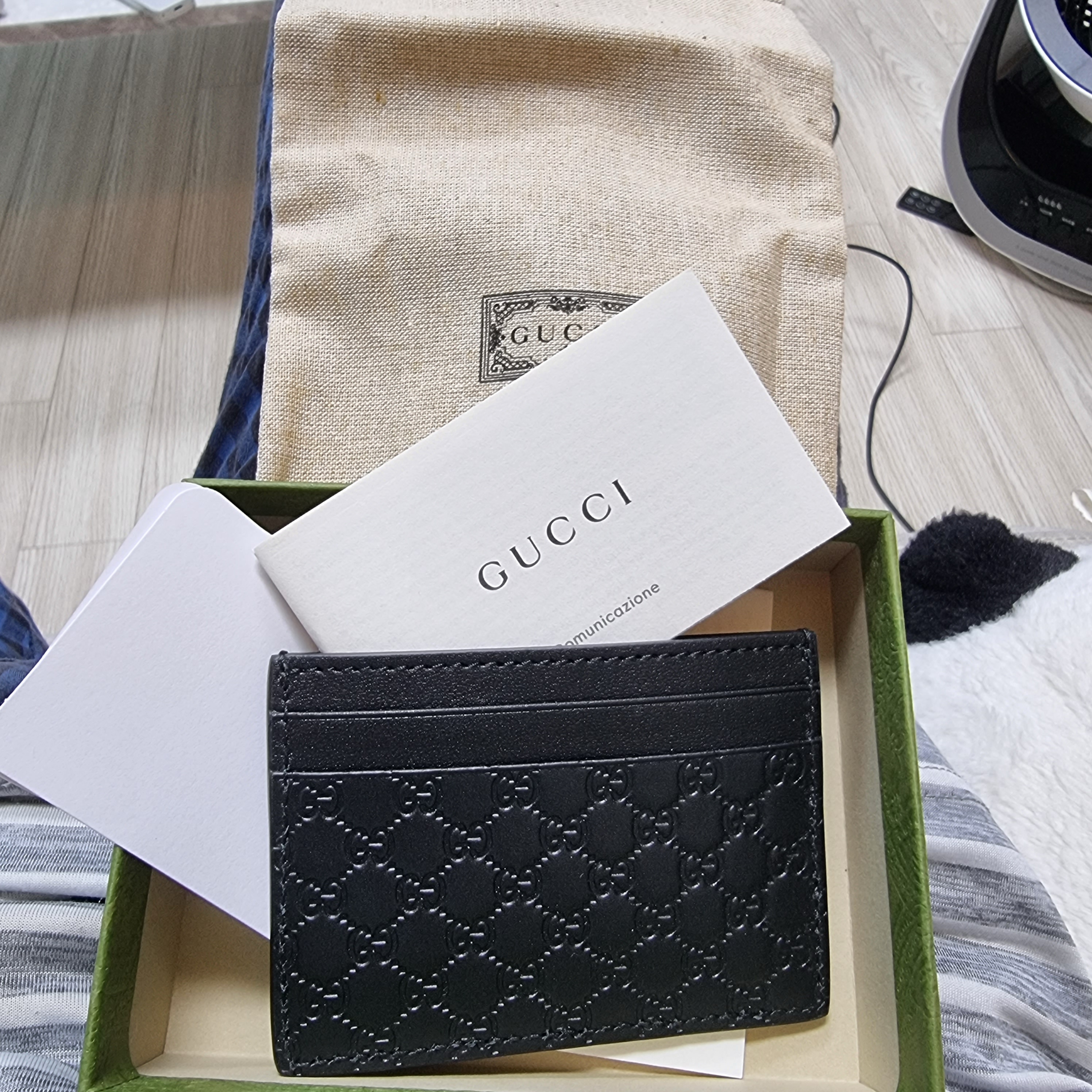 Gucci Micro GG Ssima Card Case Black 착용 스타일
