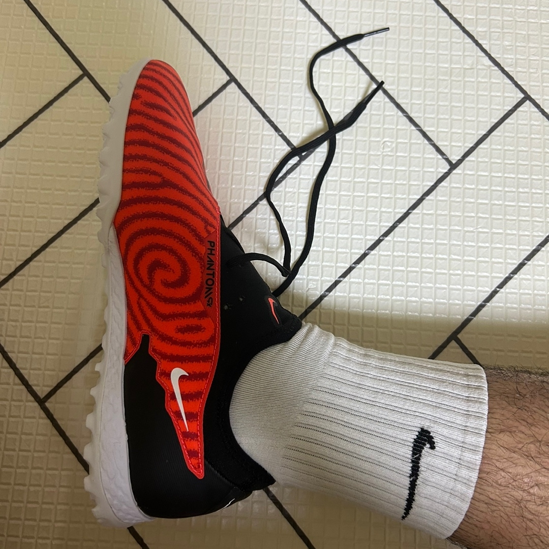 Nike React Phantom GX Pro TF Bright Crimson Black 착용 스타일