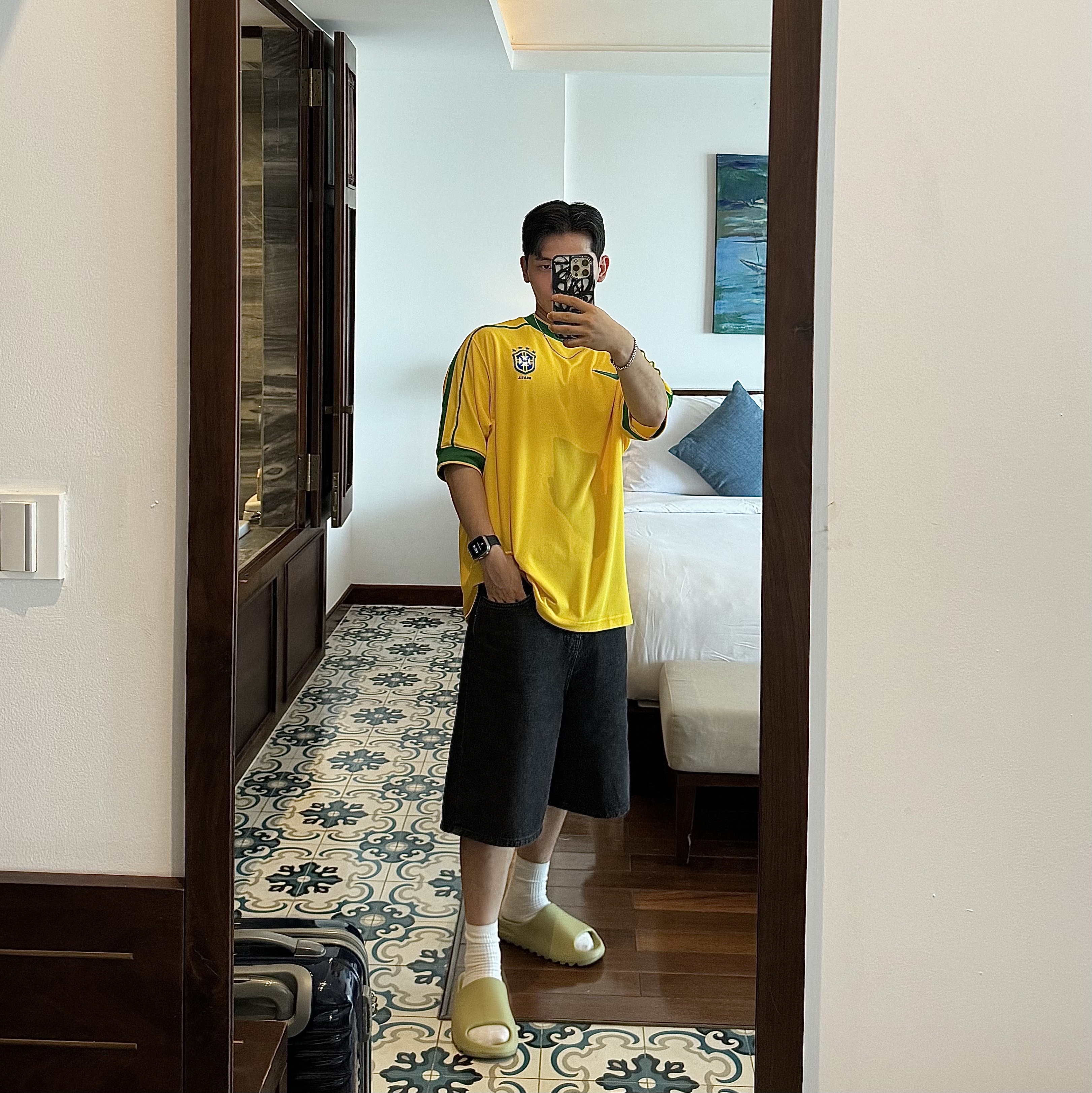 Nike Brazil 1998 Reissue Soccer Replica Jersey Varsity Maize (Non Marking Ver.), Adidas Yeezy Slide Resin 2021 착용 스타일