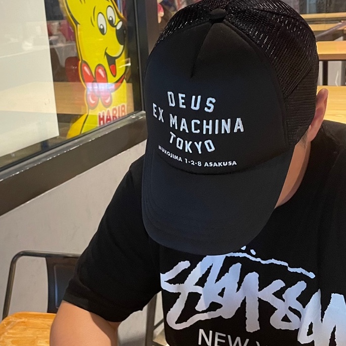 Deus Ex Machina Tokyo Asakusa Address Trucker Cap Black 착용 스타일