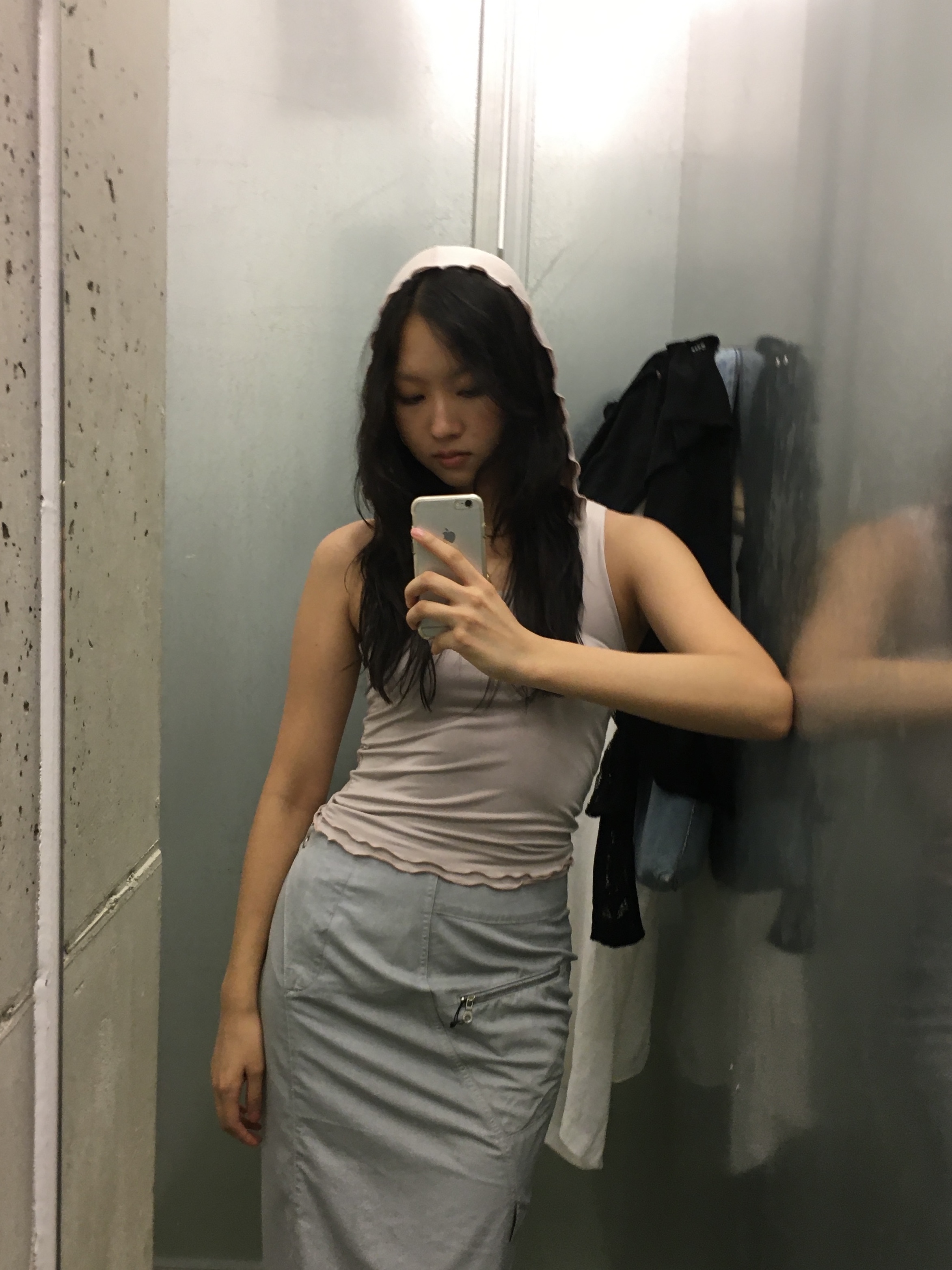 Missoma Double Chain Gold - 24FW, Cost per Kilo Side Slit Midi Skirt Blue 착용 스타일 - 2