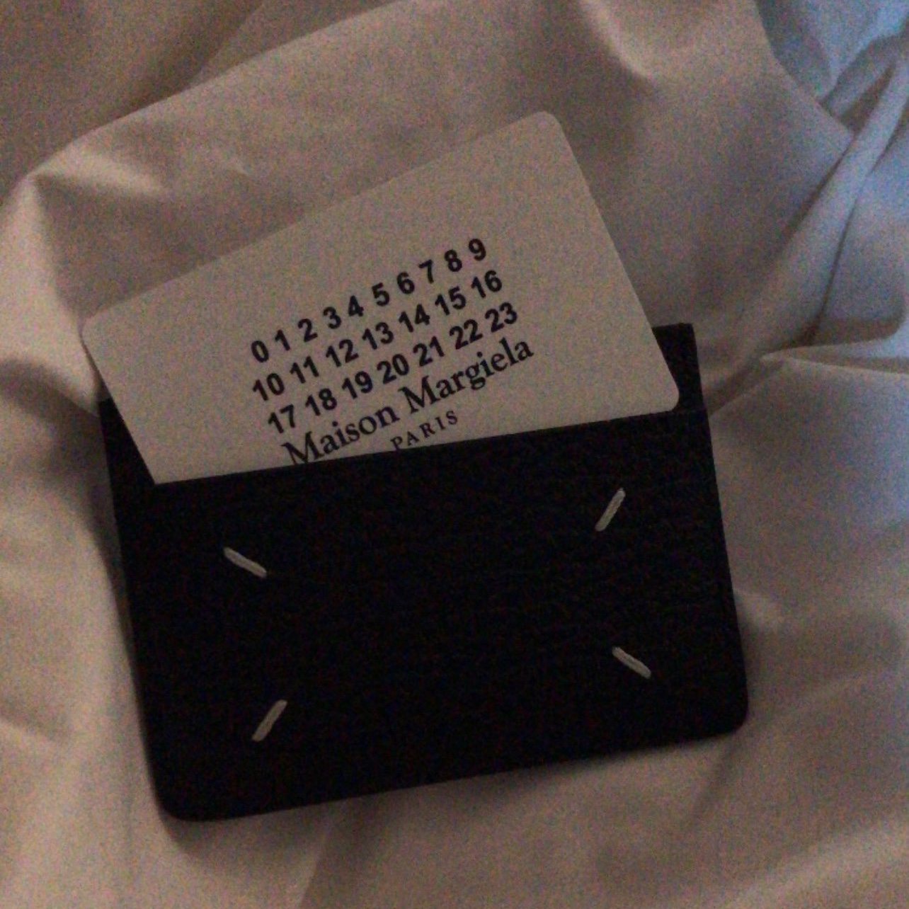 Maison Margiela Four Stitch Card Holder Black 착용 스타일